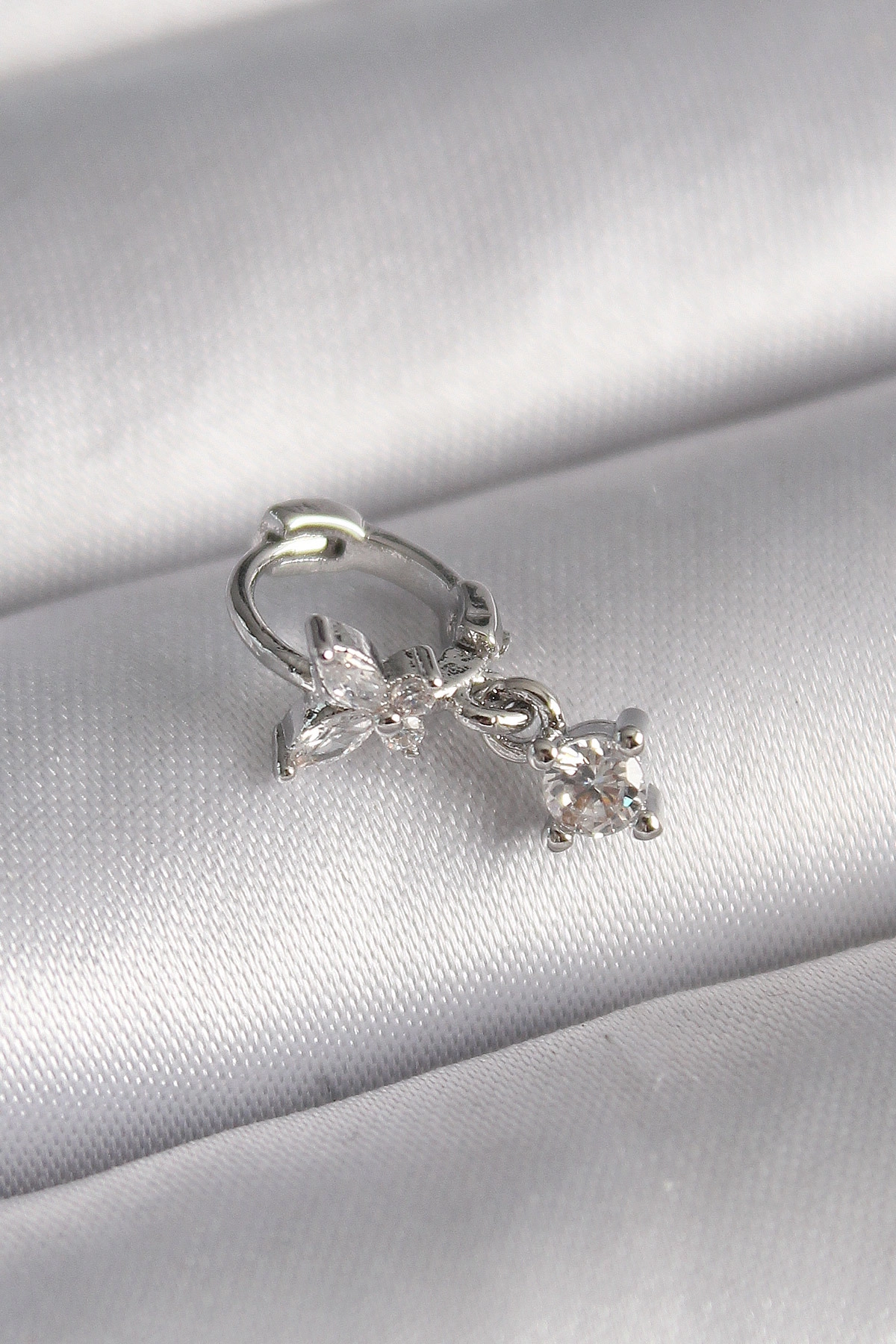 316L Çelik Gümüş Renk Zirkon Taşlı Kelebek Model Sallantı Detay Tragus Piercing-0