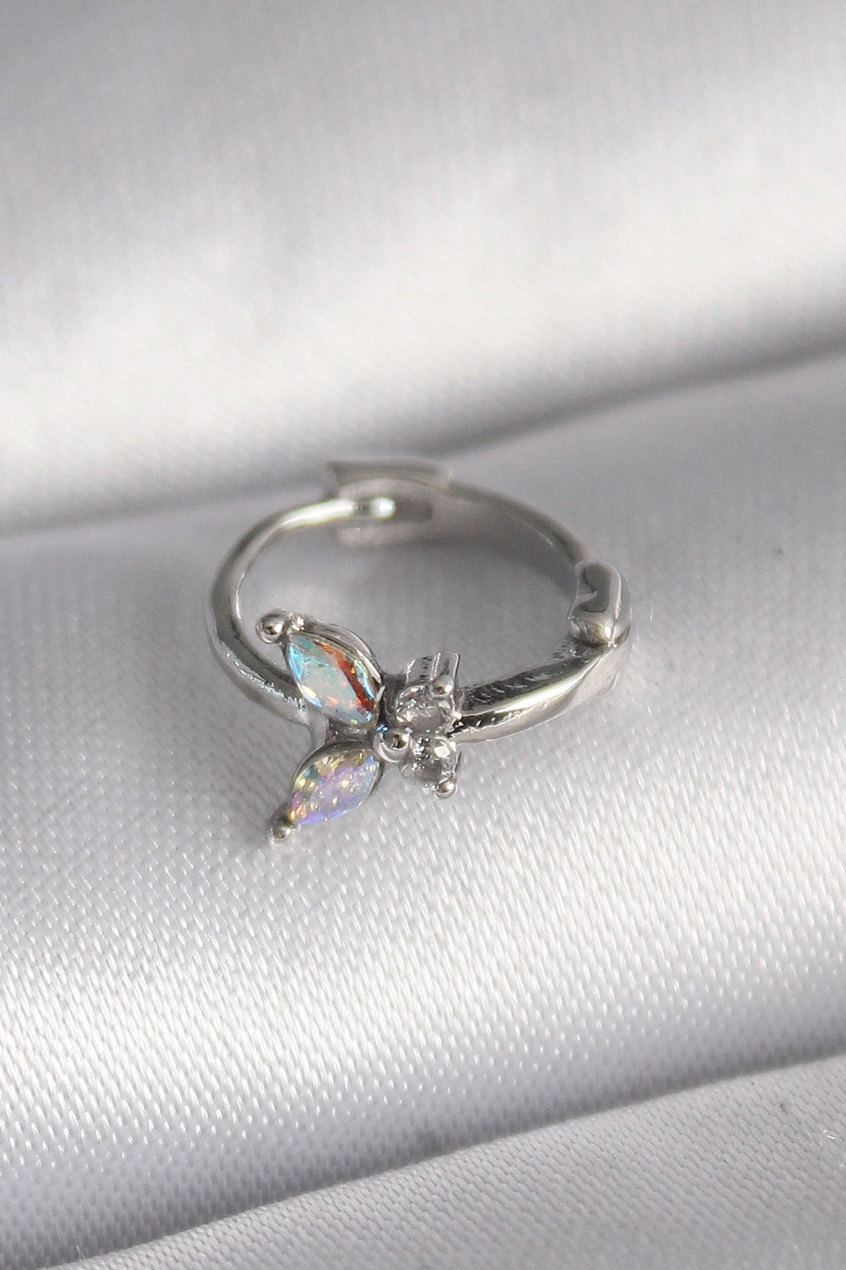 316L Çelik Gümüş Renk Zirkon Taşlı Kelebek Model Tragus Piercing-0