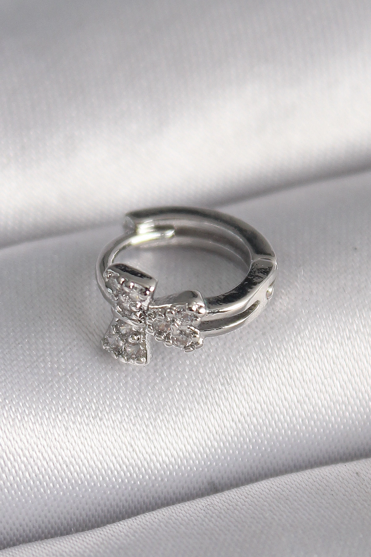 316L Çelik Gümüş Renk Zirkon Taşlı Kurdele Model Tragus Piercing-0