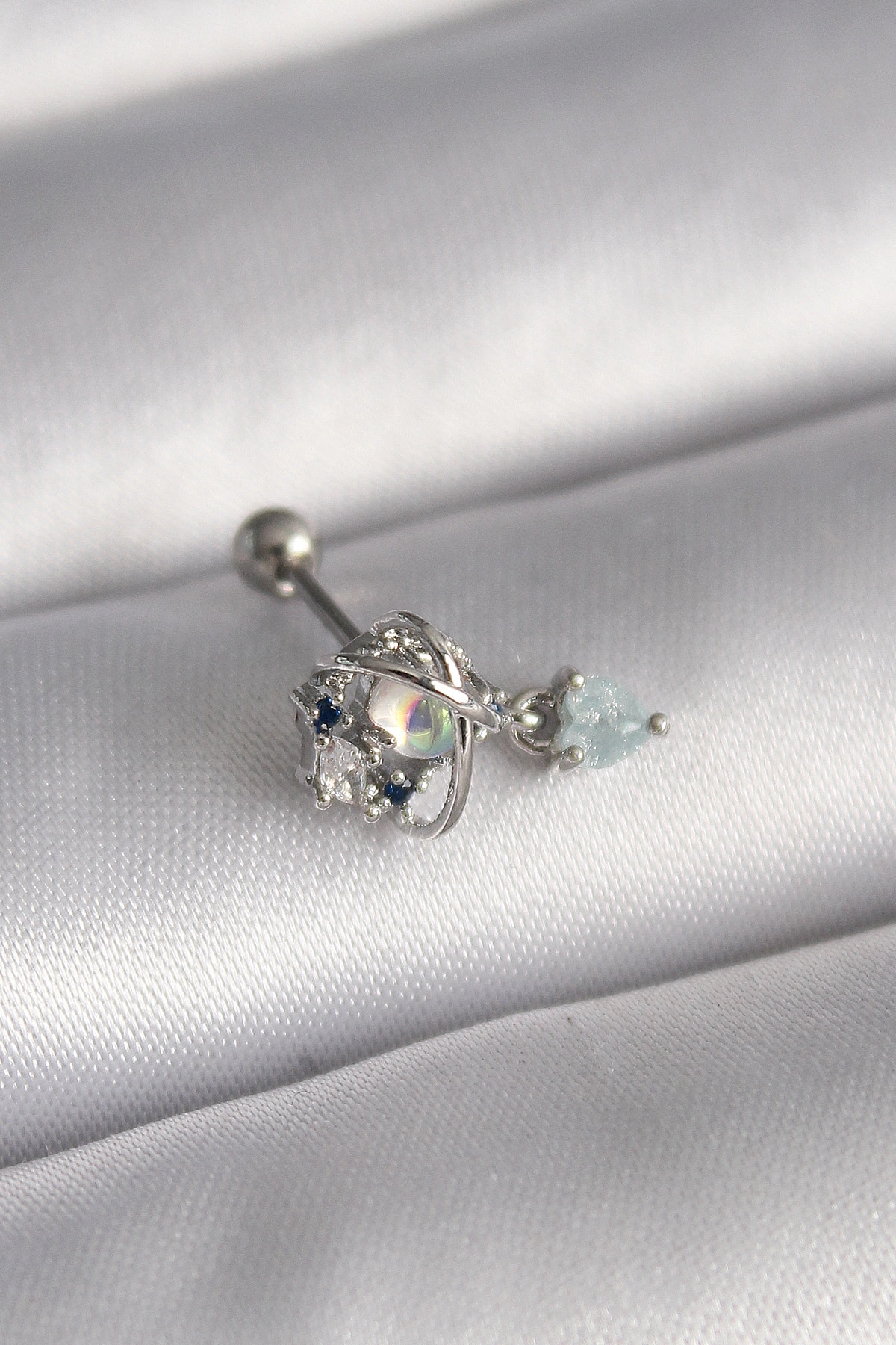 316L Çelik Gümüş Renk Zirkon Taşlı Sallantı Kalp Detay Tragus Piercing-0