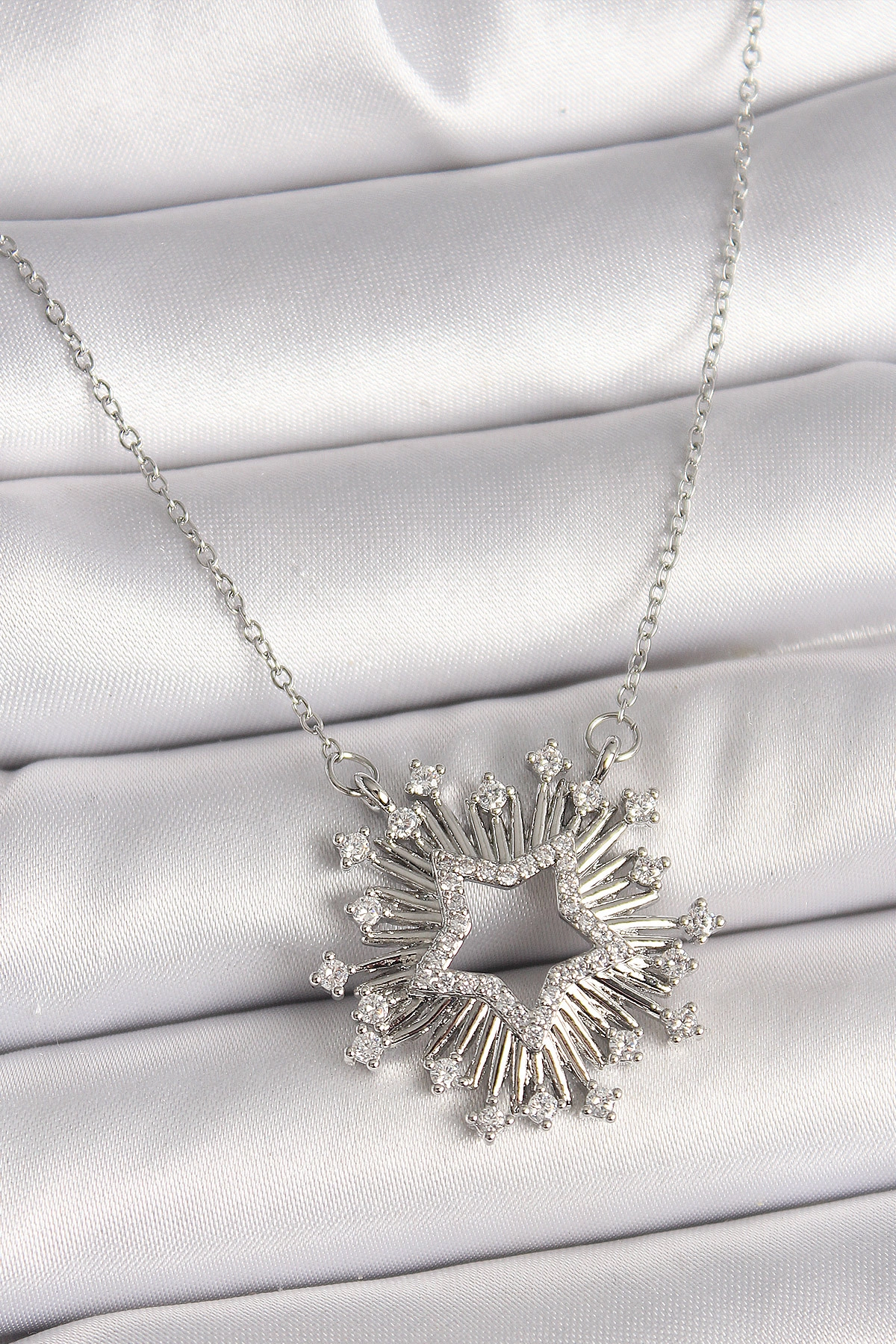 316L Çelik Gümüş Renk Zirkon Taşlı Yıldız Model Kadın Kolye-0