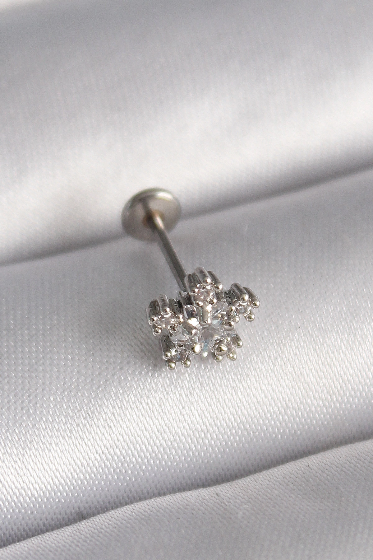 316L Çelik Gümüş Renk Zirkon Taşlı Yıldız Model Tragus Piercing-0