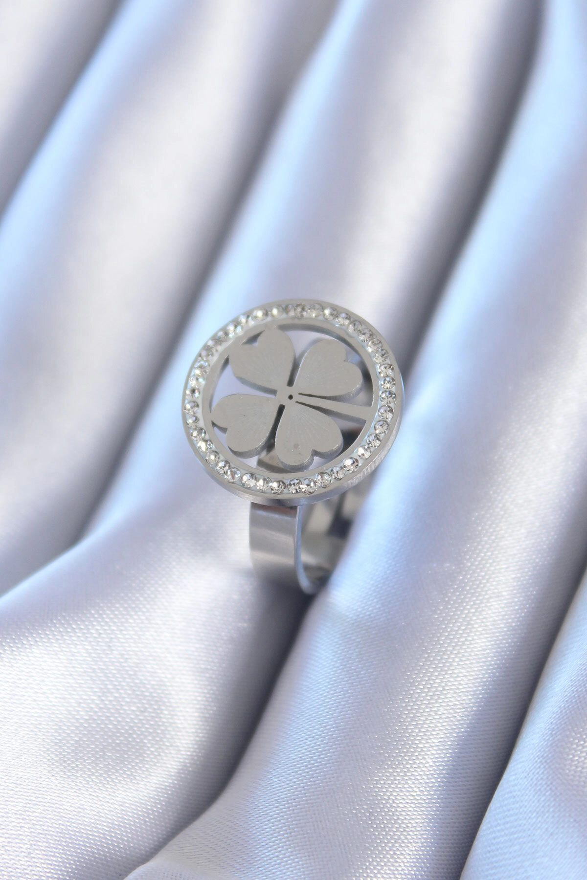 316L Çelik Gümüş Renk Zirkon Taşlı Yonca Model Kadın Yüzük-0