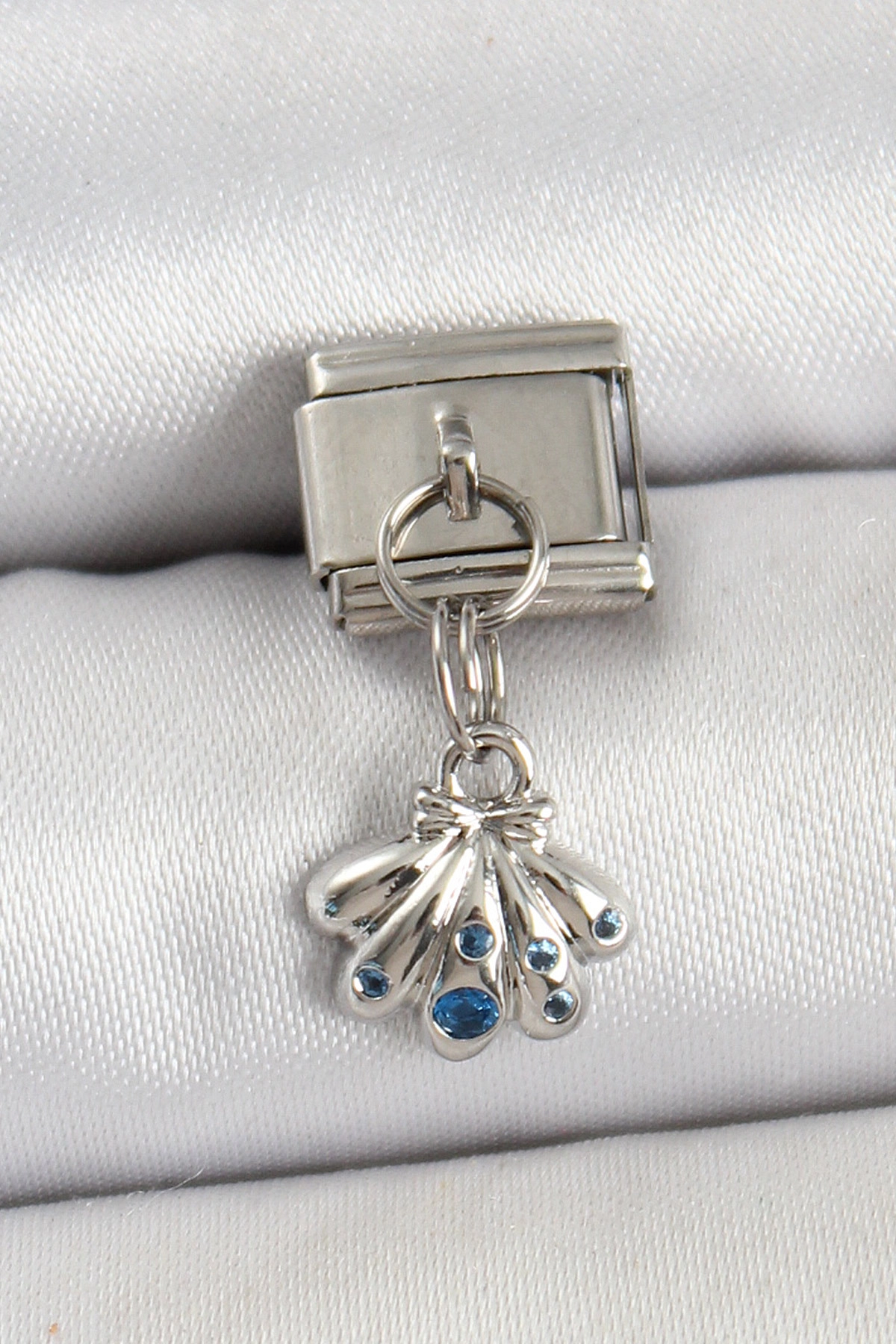 316L Çelik Sallantılı Fiyonklu Buket Model Gümüş Renk Nomination Charm-0