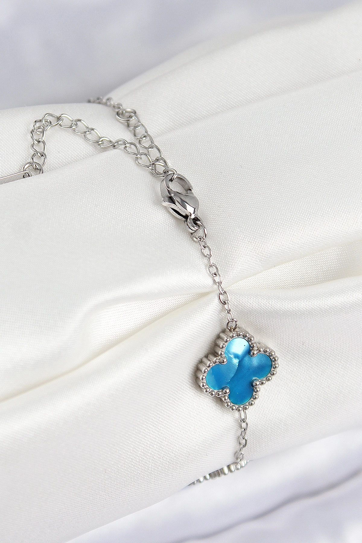 316L Çelik Sedefli Gökyüzü Mavisi Gümüş Renk Yonca Kadın Bileklik-1