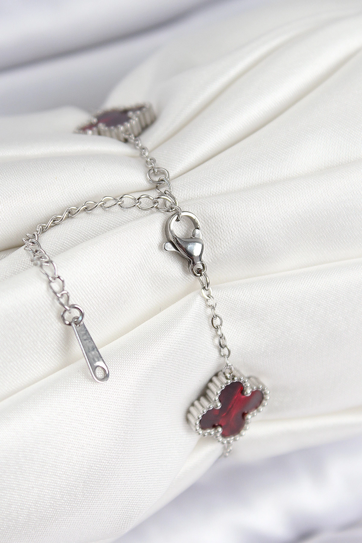 316L Çelik Sedefli Kırmızı Gümüş Renk Yonca Kadın Bileklik-1