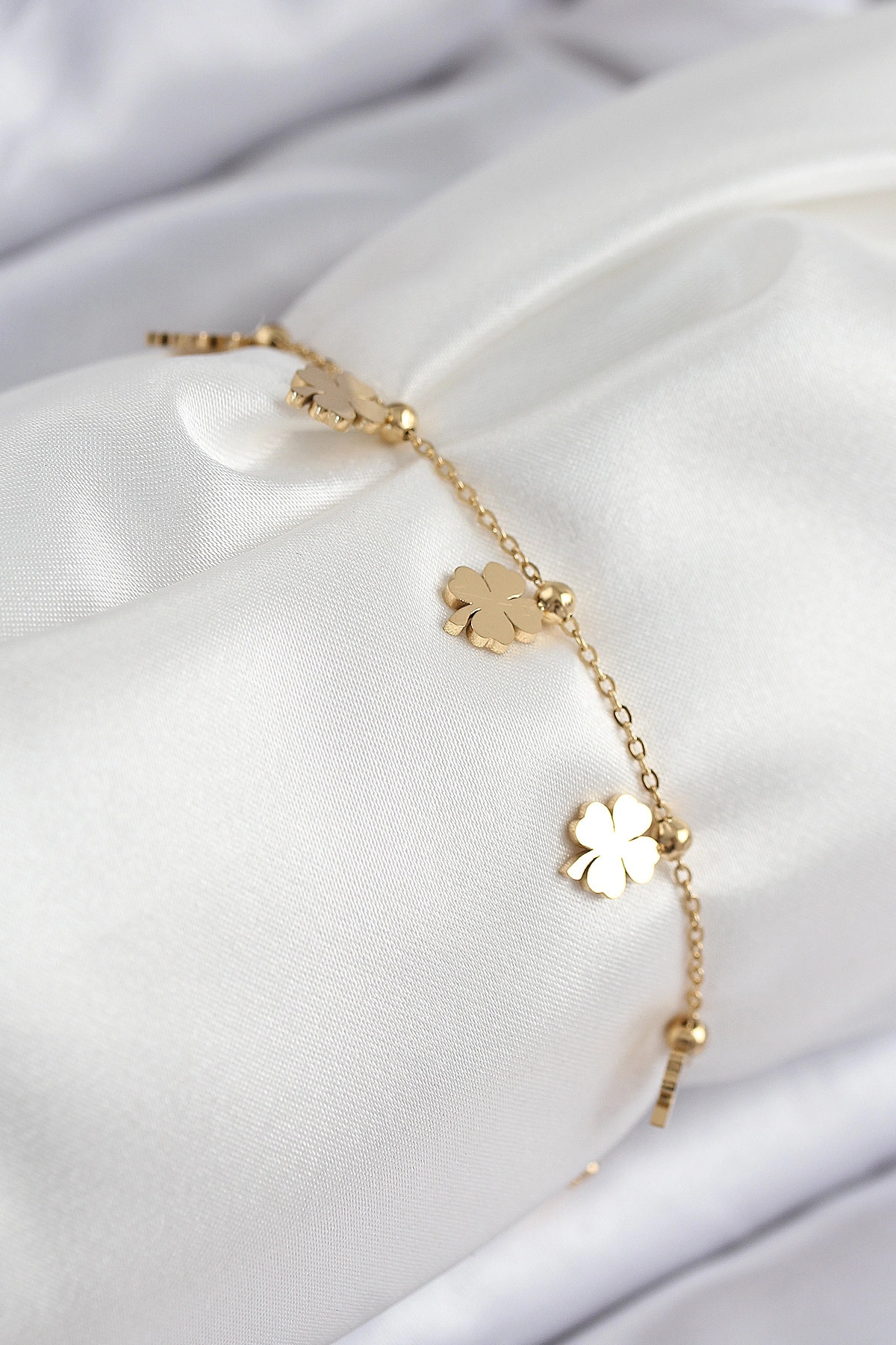 316L Çelik Sıralı Yonca Model Gold Renk Kadın Bileklik-0