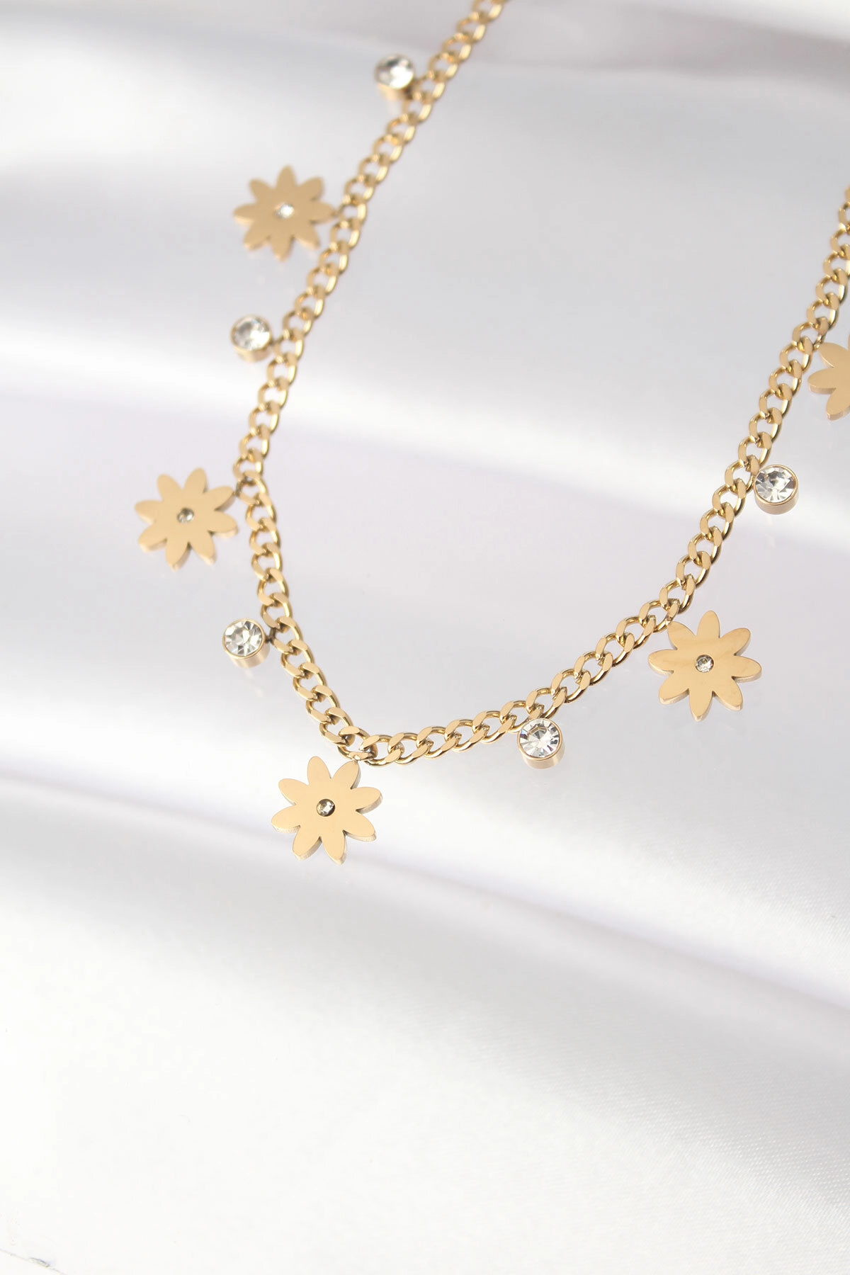 316L Çelik Taşlı Gold Renk Çoklu Çiçek Kolye-0