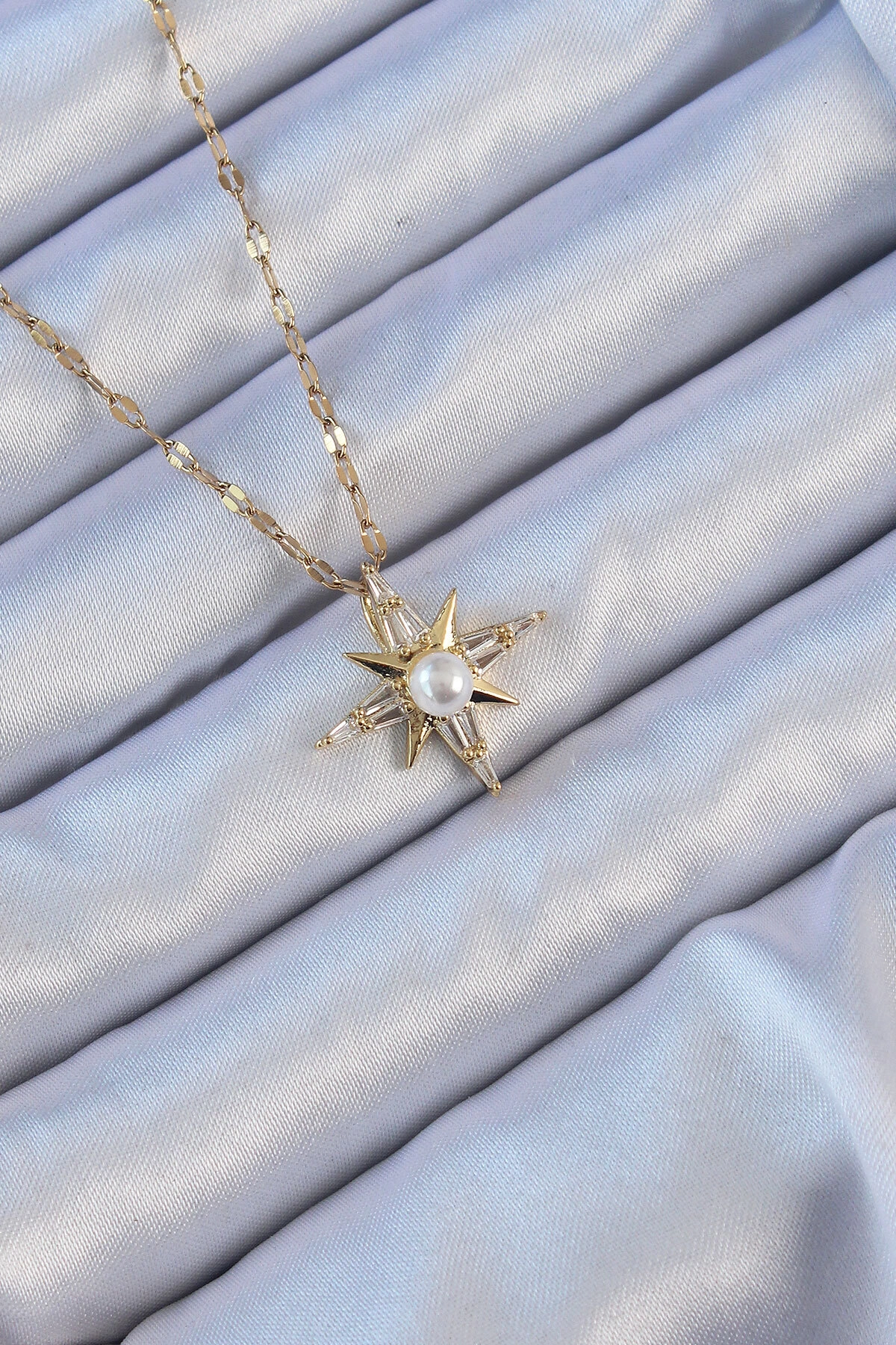 316L Çelik Zincir Altın Renk Baget Taşlı İnci Detay Kutup Yıldızı Kolye-0