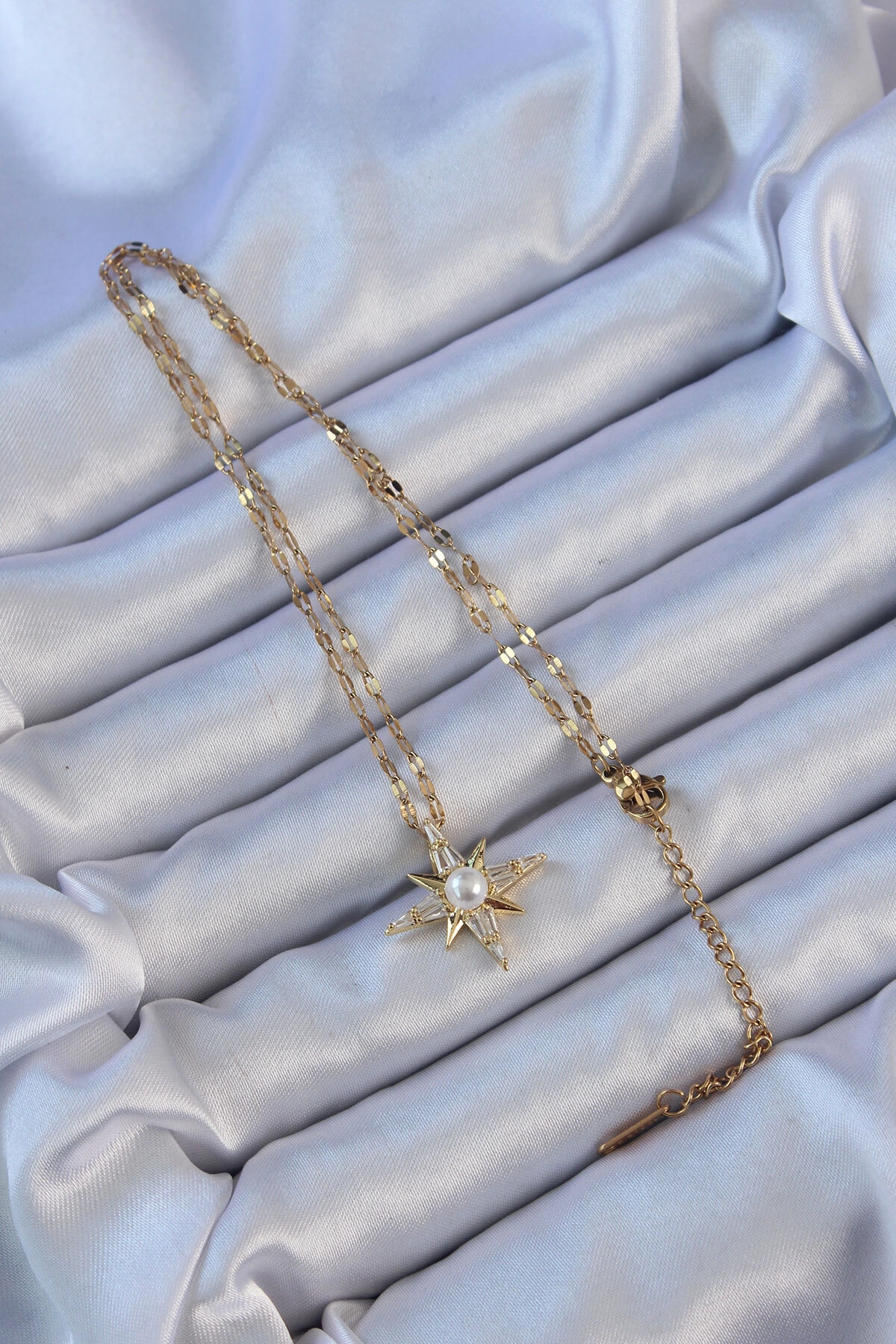 316L Çelik Zincir Altın Renk Baget Taşlı İnci Detay Kutup Yıldızı Kolye-1