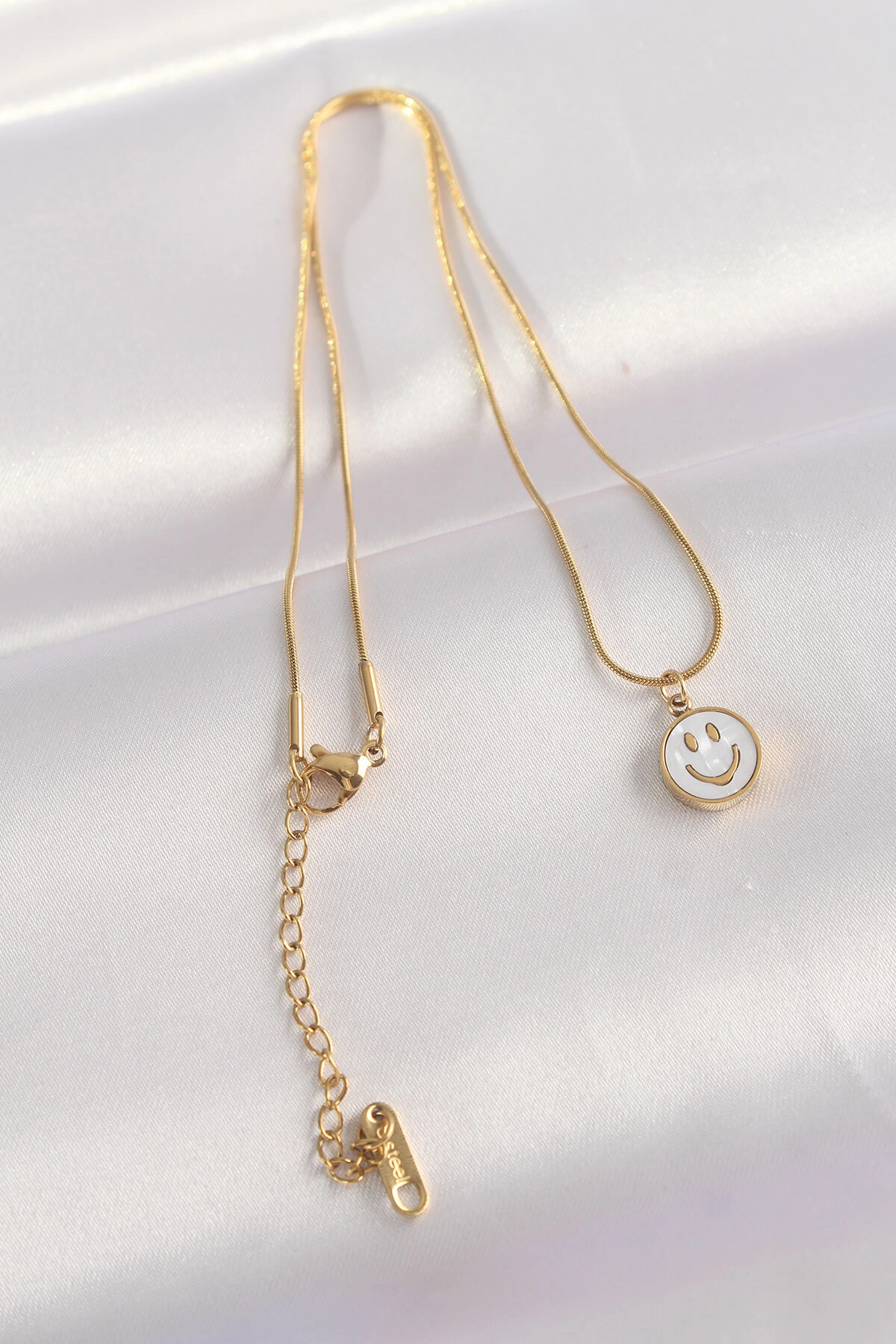 316L Çelik Zincir Altın Renk Mermer Desenli Minimal Smile Kolye-1