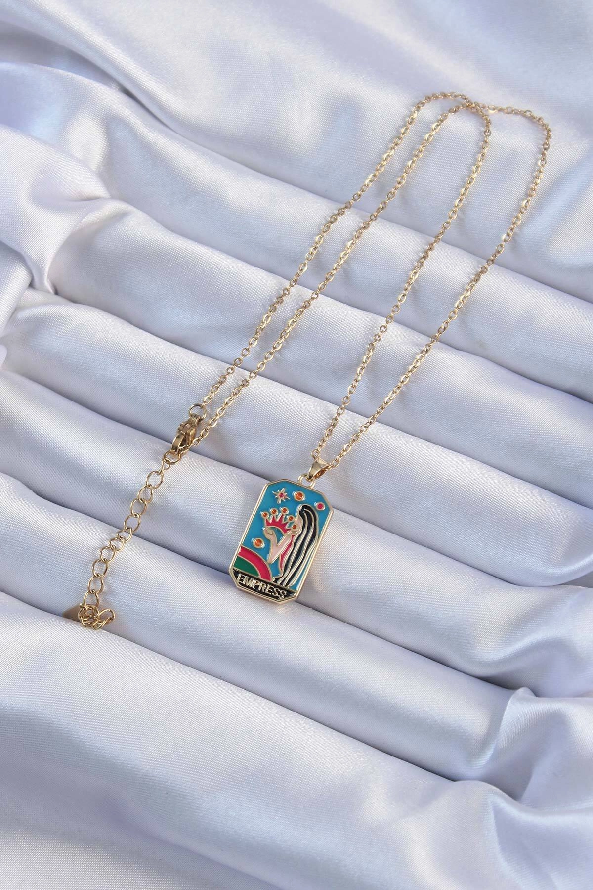 316L Çelik Zincir Altın Renk Taç ve Kız Figürlü Renkli Mineli Tarot Kolye-1