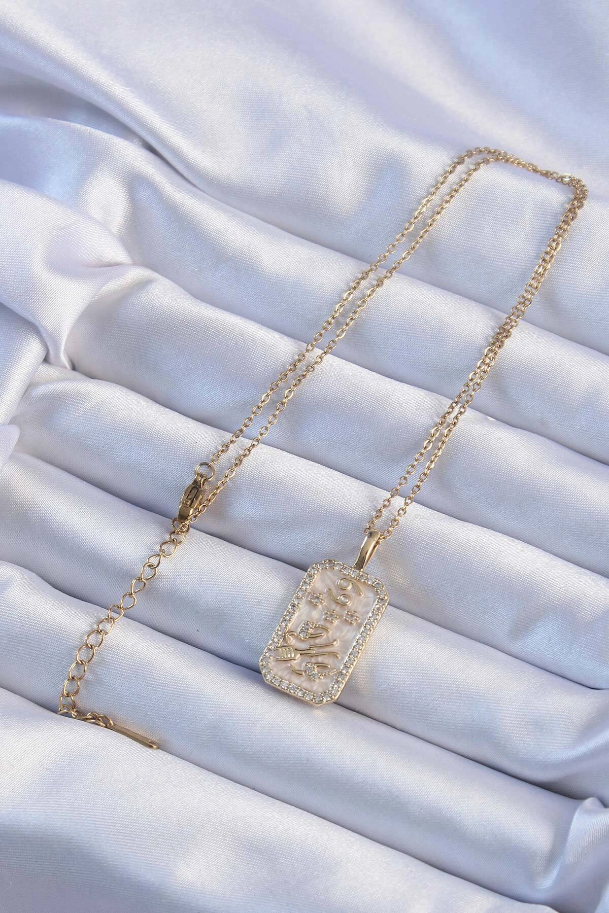 316L Çelik Zincir Altın Renk Zirkon Taşlı Çerçeveli Tarot Kolye-1