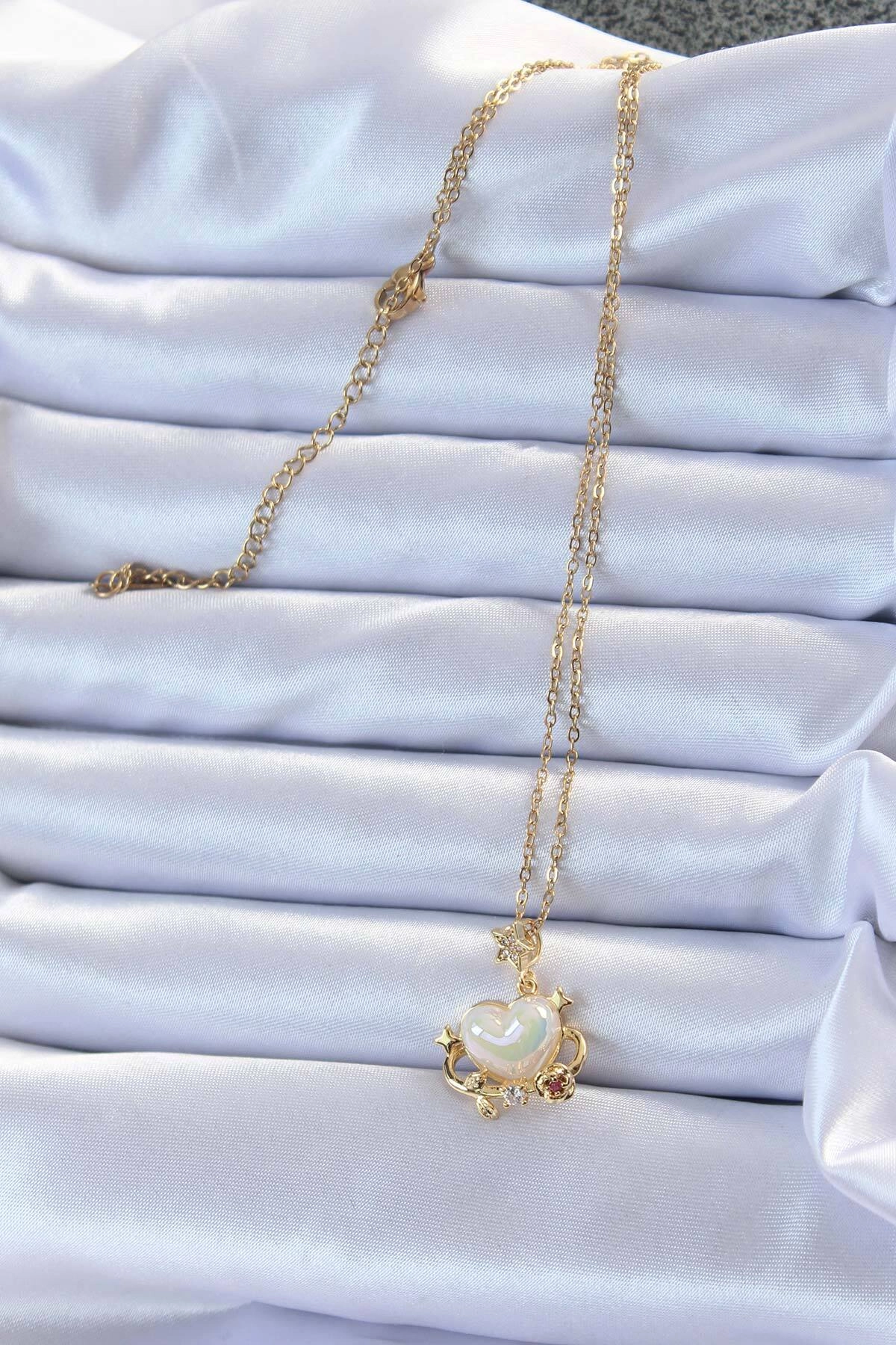 316L Çelik Zincir Altın Renk Zirkon Taşlı Gezegen Görünümlü Kalp Kolye-1