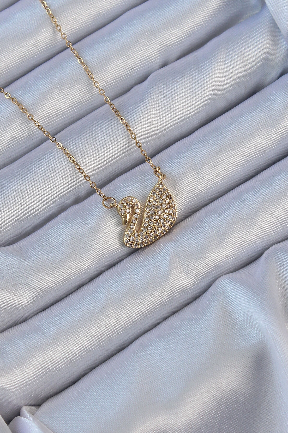 316L Çelik Zincir Altın Renk Zirkon Taşlı Kuğu Kolye-0