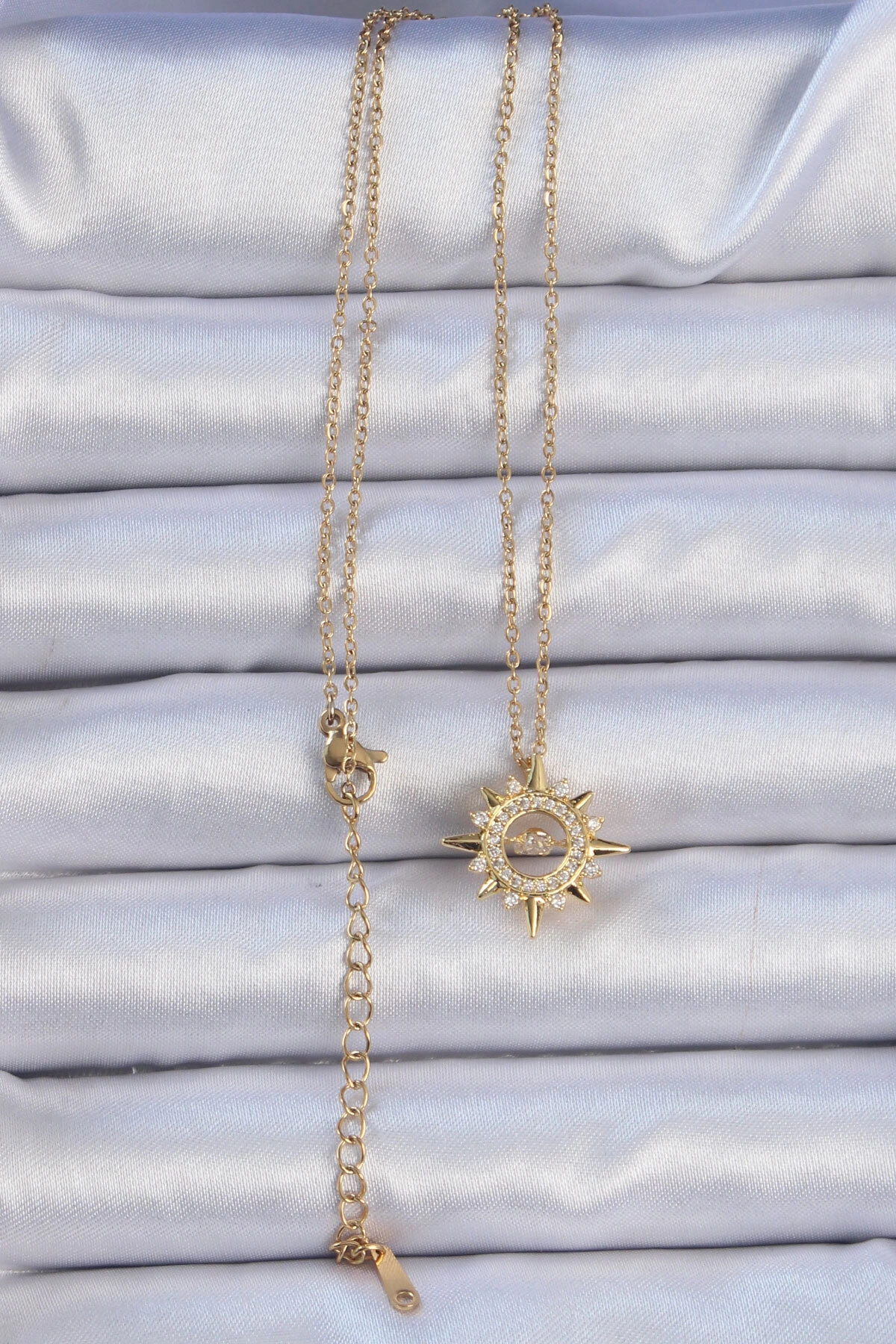 316L Çelik Zincir Altın Renk Zirkon Taşlı Parlayan Yıldız Kolye-1