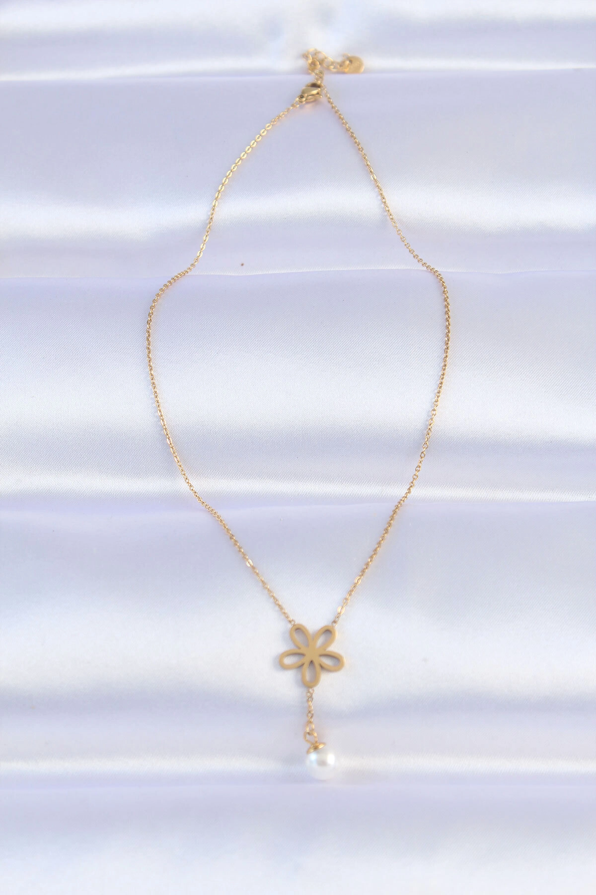 316L Çelik Zincir Gold Renk İnci Detay Çiçek Kolye-1