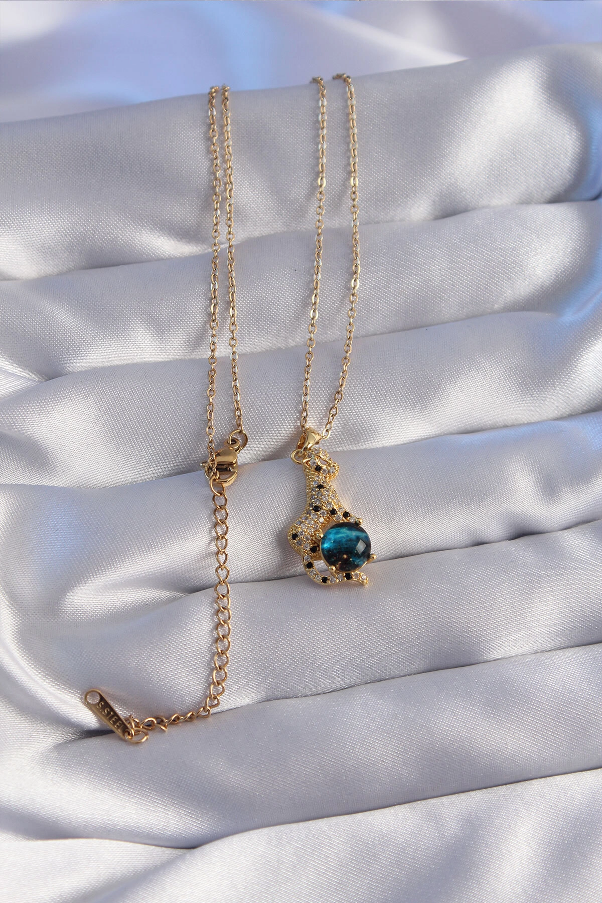 316L Çelik Zincir Gold Renk Zirkon Taşlı Panter Figürlü Gezegen Kolye-1