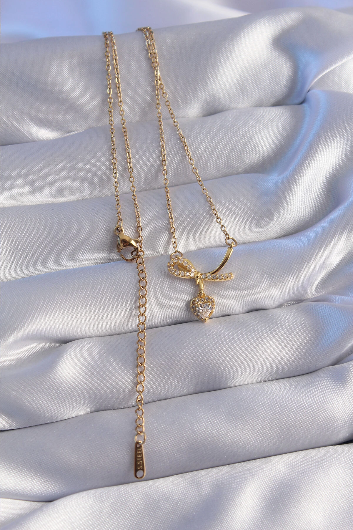 316L Çelik Zincir Gold Renk Zirkon Taşlı Yarım Fiyonk Kalp Kolye-1