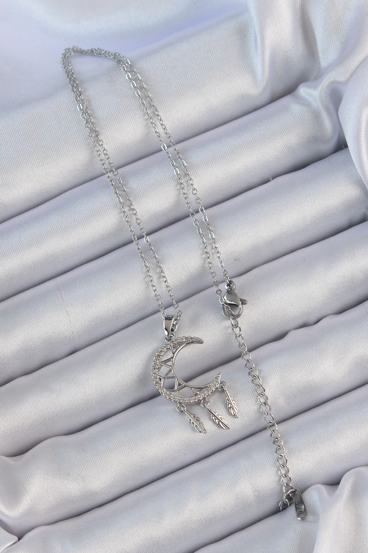 316L Çelik Zincir Gümüş Renk İşlemeli Zirkon Taşlı Ay Kolye-1