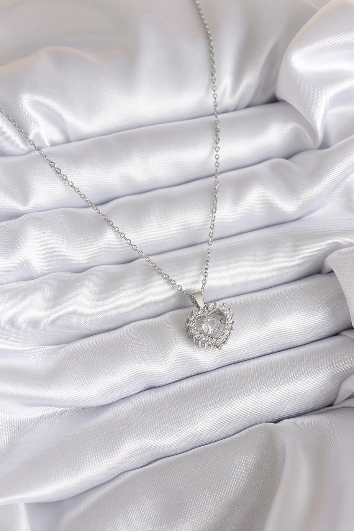 316L Çelik Zincir Gümüş Renk Zirkon Taşlı Kalp Model Kadın Kolye-1