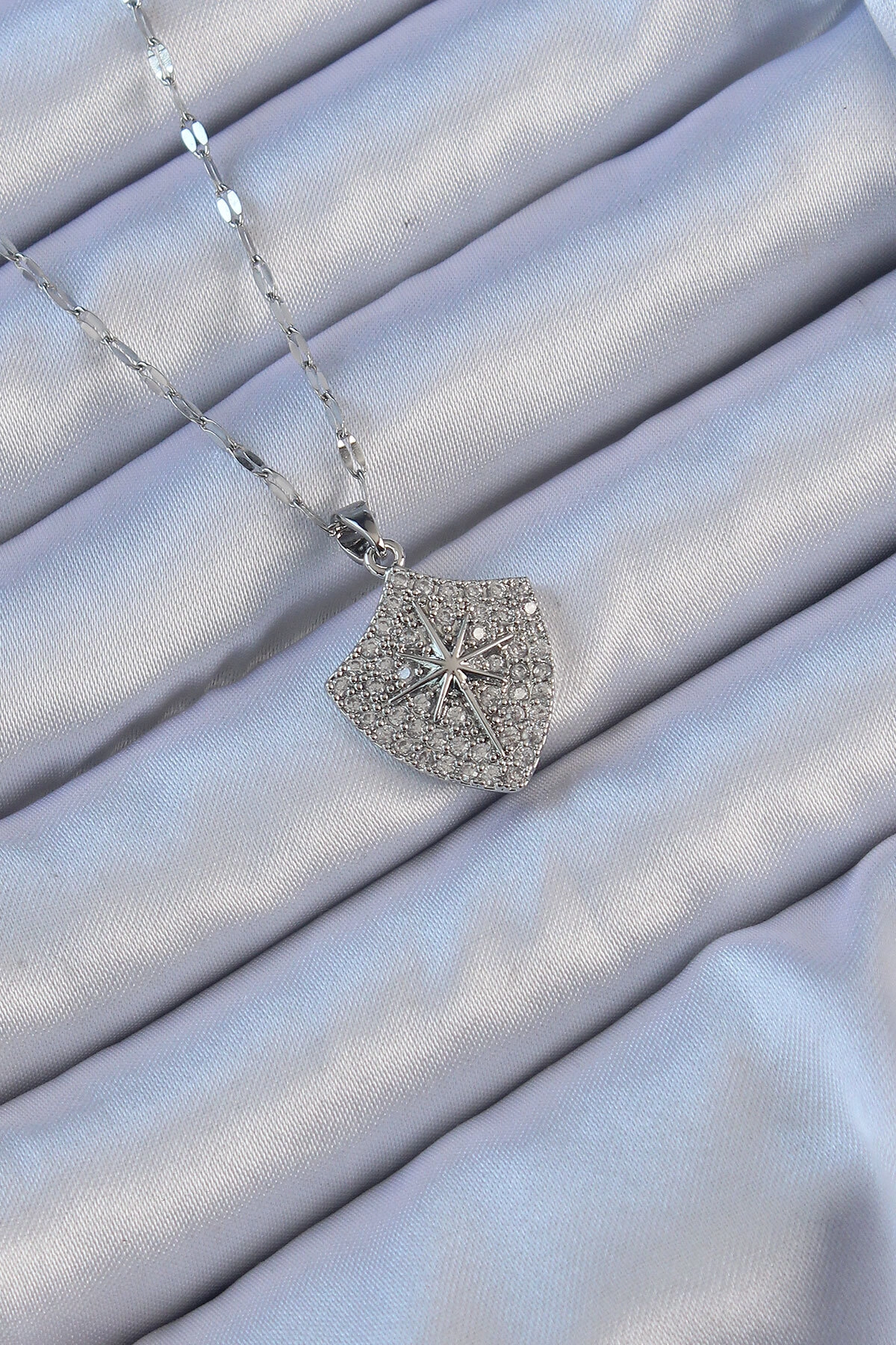 316L Çelik Zincir Gümüş Renk Zirkon Taşlı Kutup Yıldızı Kolye-0