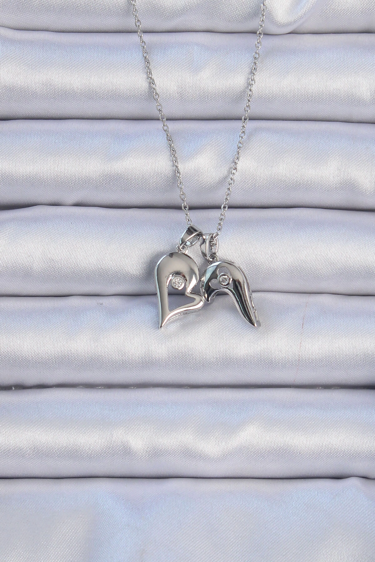 316L Çelik Zincir Gümüş Renk Zirkon Taşlı Mıknatıslı Kalp Kolye-1