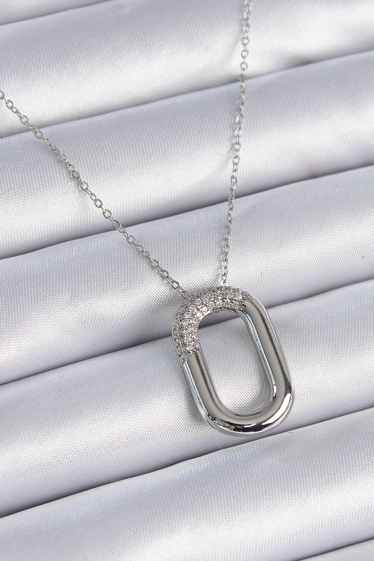 316L Çelik Zincir Gümüş Renk Zirkon Taşlı Oval Halka Model Kadın Kolye-0