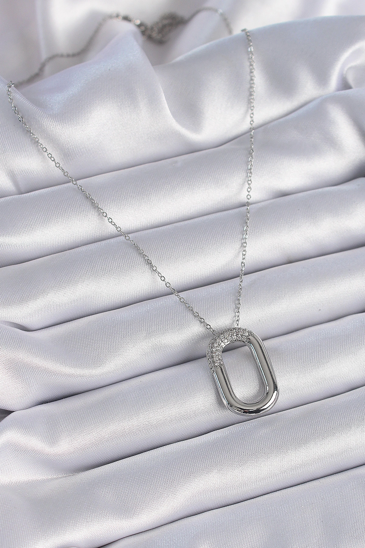 316L Çelik Zincir Gümüş Renk Zirkon Taşlı Oval Halka Model Kadın Kolye-1