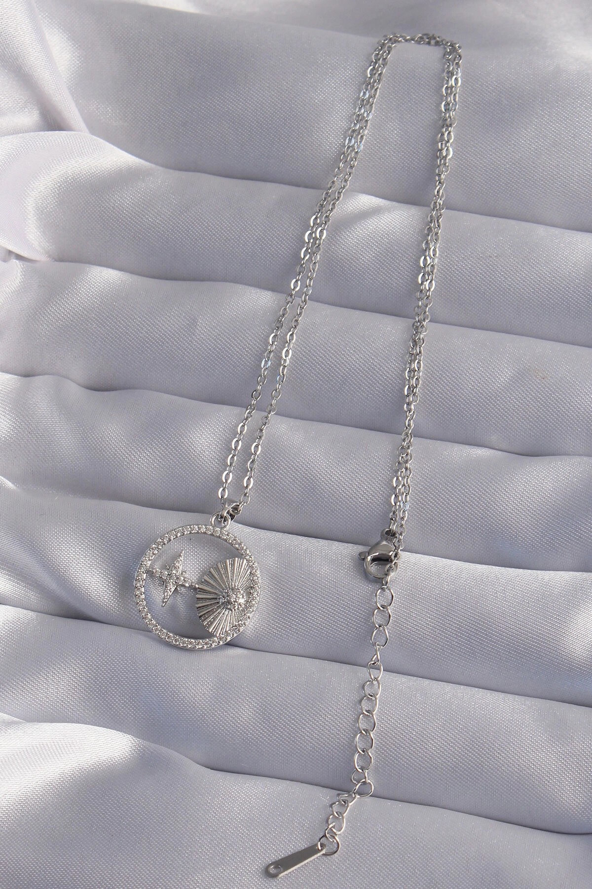 316L Çelik Zincir Gümüş Renk Zirkon Taşlı Yıldız Figürlü Oval Kolye-1