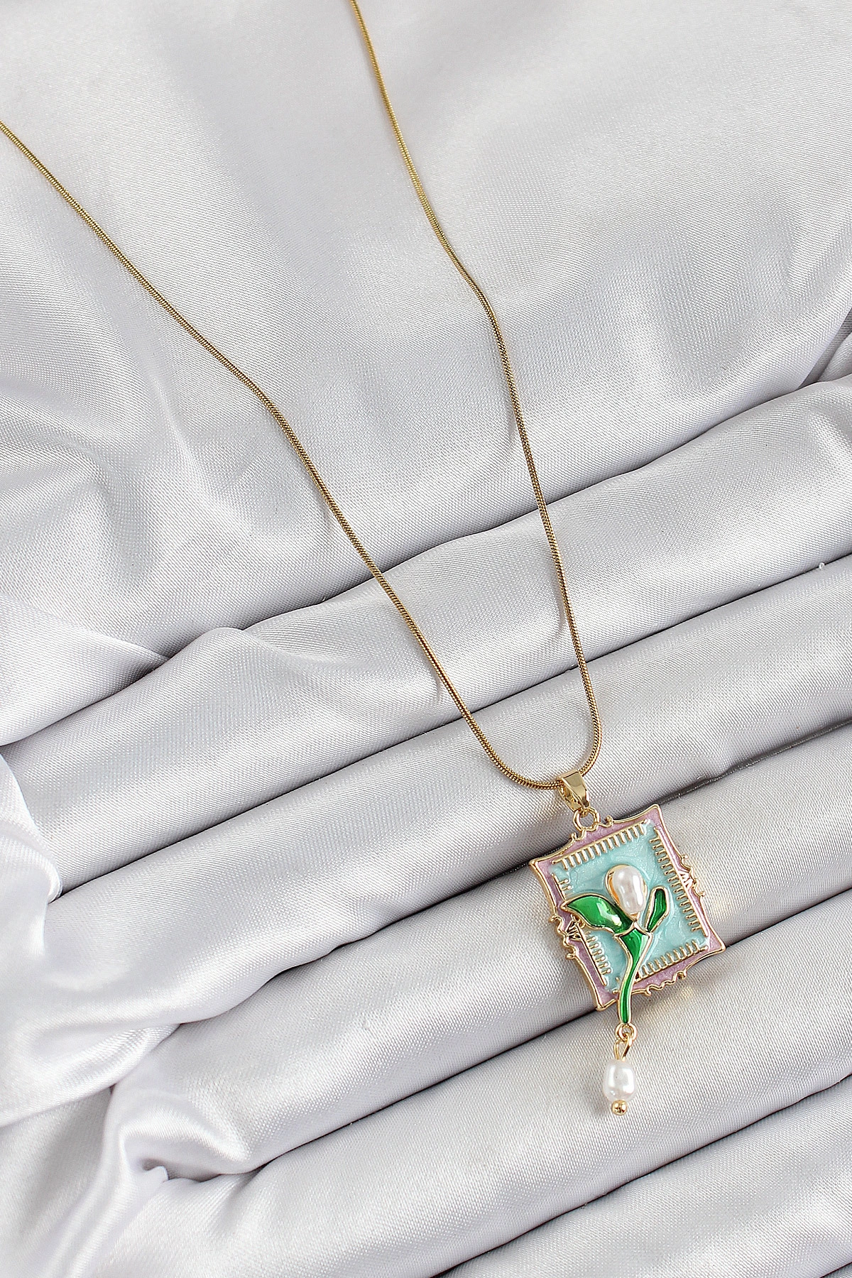316L Çelik Zincir Turkuaz Sanatsal Portre Sallantılı İnci Detaylı Lale Model Gold Renk Kadın Kolye-1