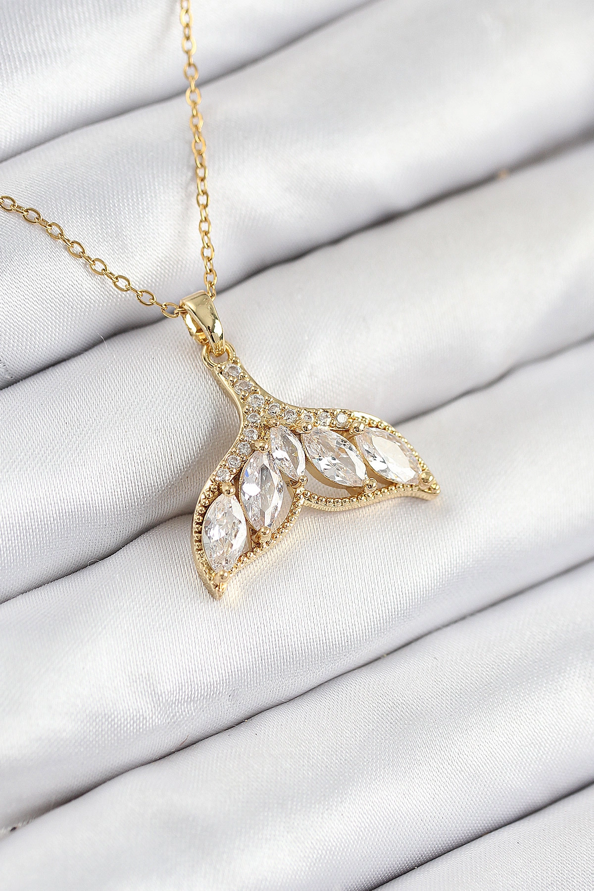 316L Çelik Zirkon Taşlı Balık Kuyruğu Model Gold Renk Kadın Kolye-0