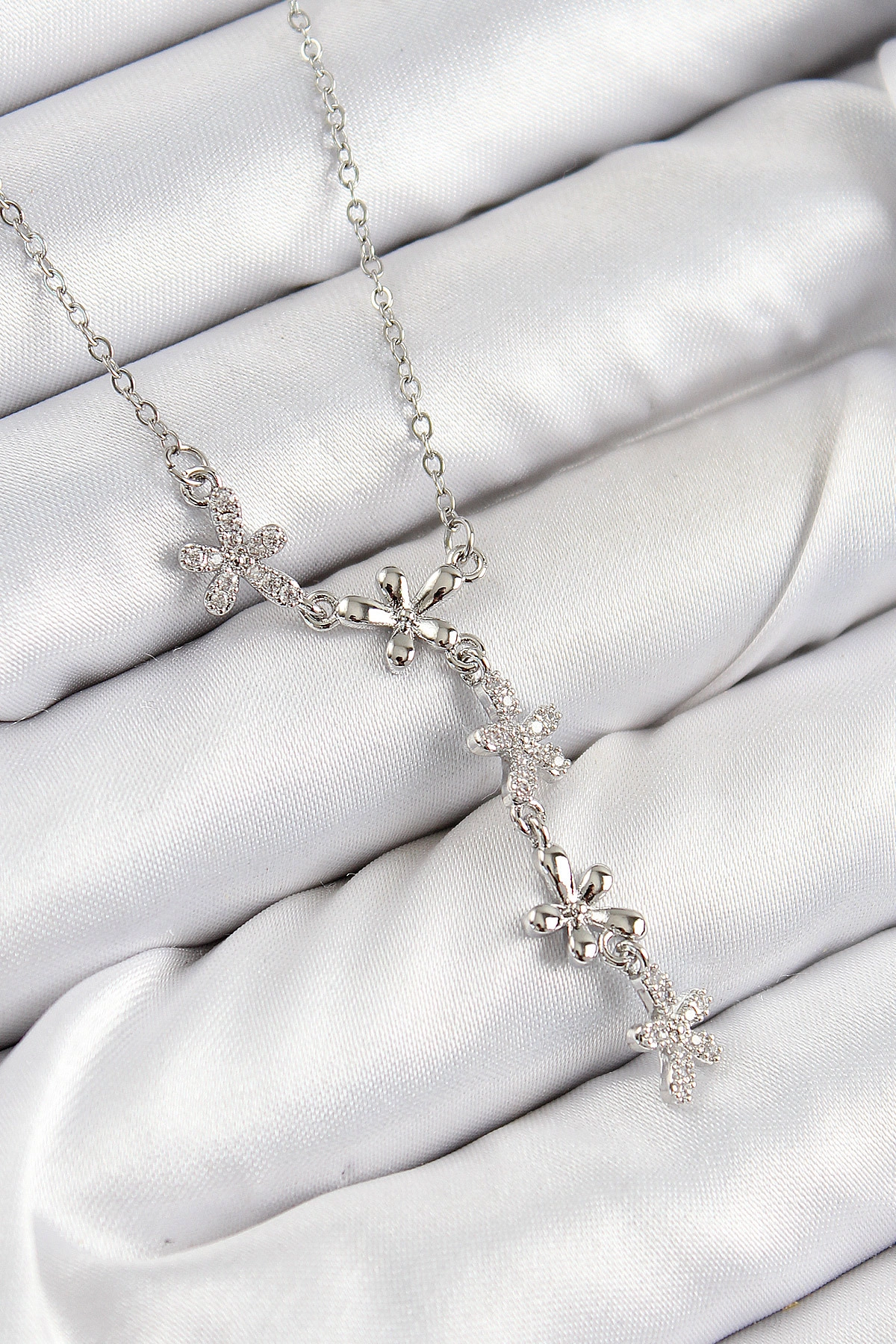 316L Çelik Zirkon Taşlı Çiçek Model Gümüş Renk Kadın Kolye-0