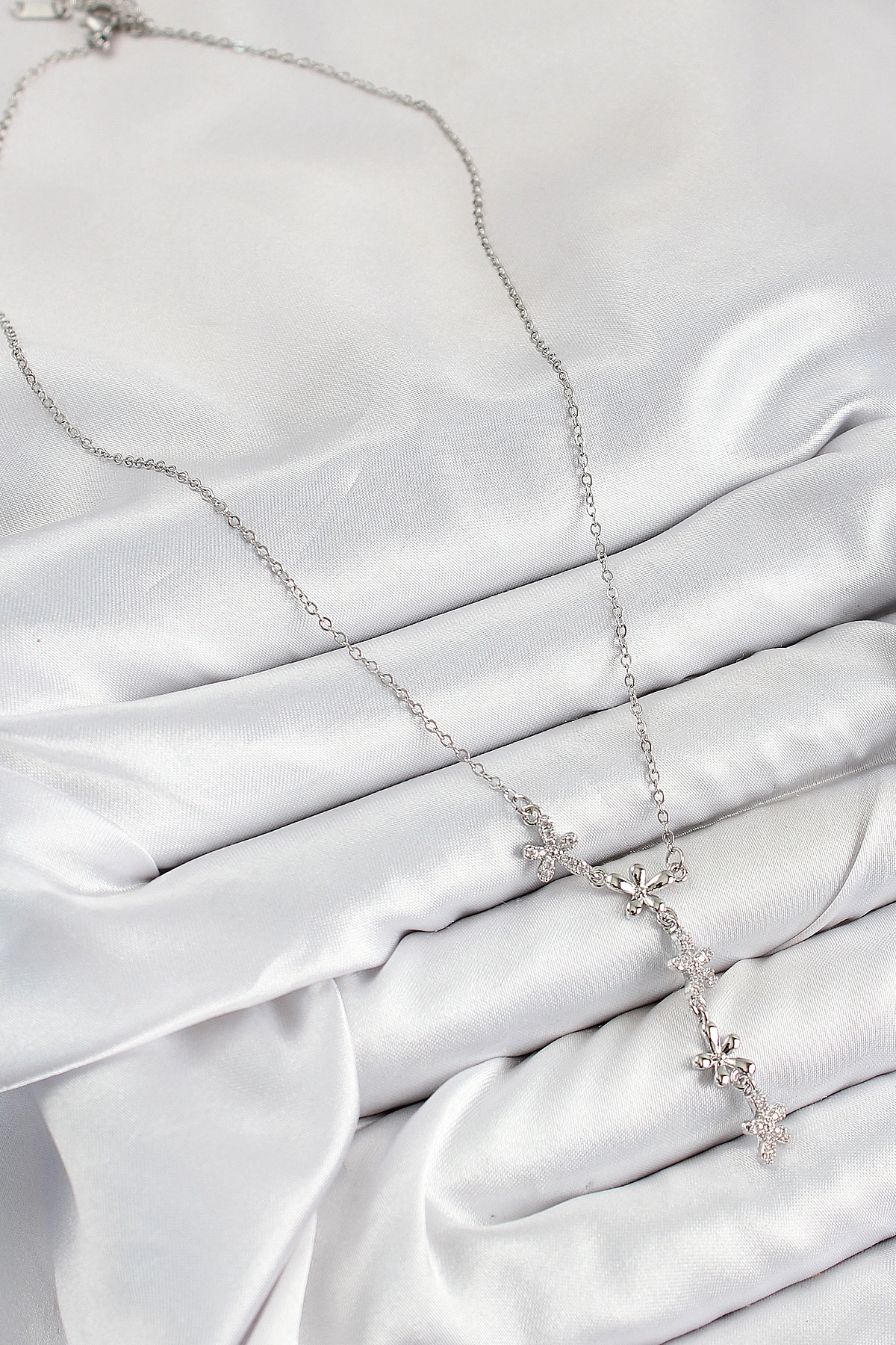 316L Çelik Zirkon Taşlı Çiçek Model Gümüş Renk Kadın Kolye-1