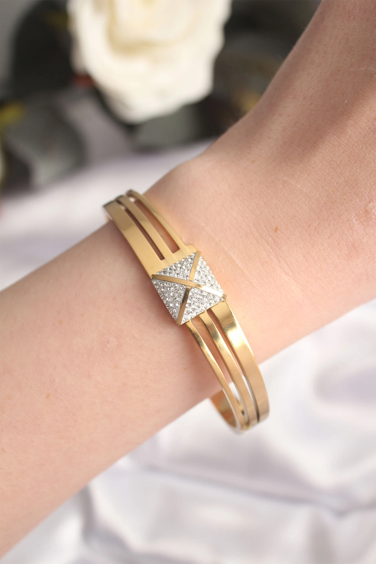 316L Çelik Zirkon Taşlı Gold Renk Kadın Kelepçe Bilezik-1