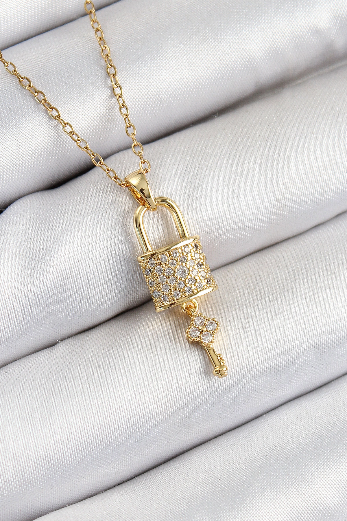 316L Çelik Zirkon Taşlı Kilit Ve Sallantılı Anahtar Model Gold Renk Kadın Kolye-0