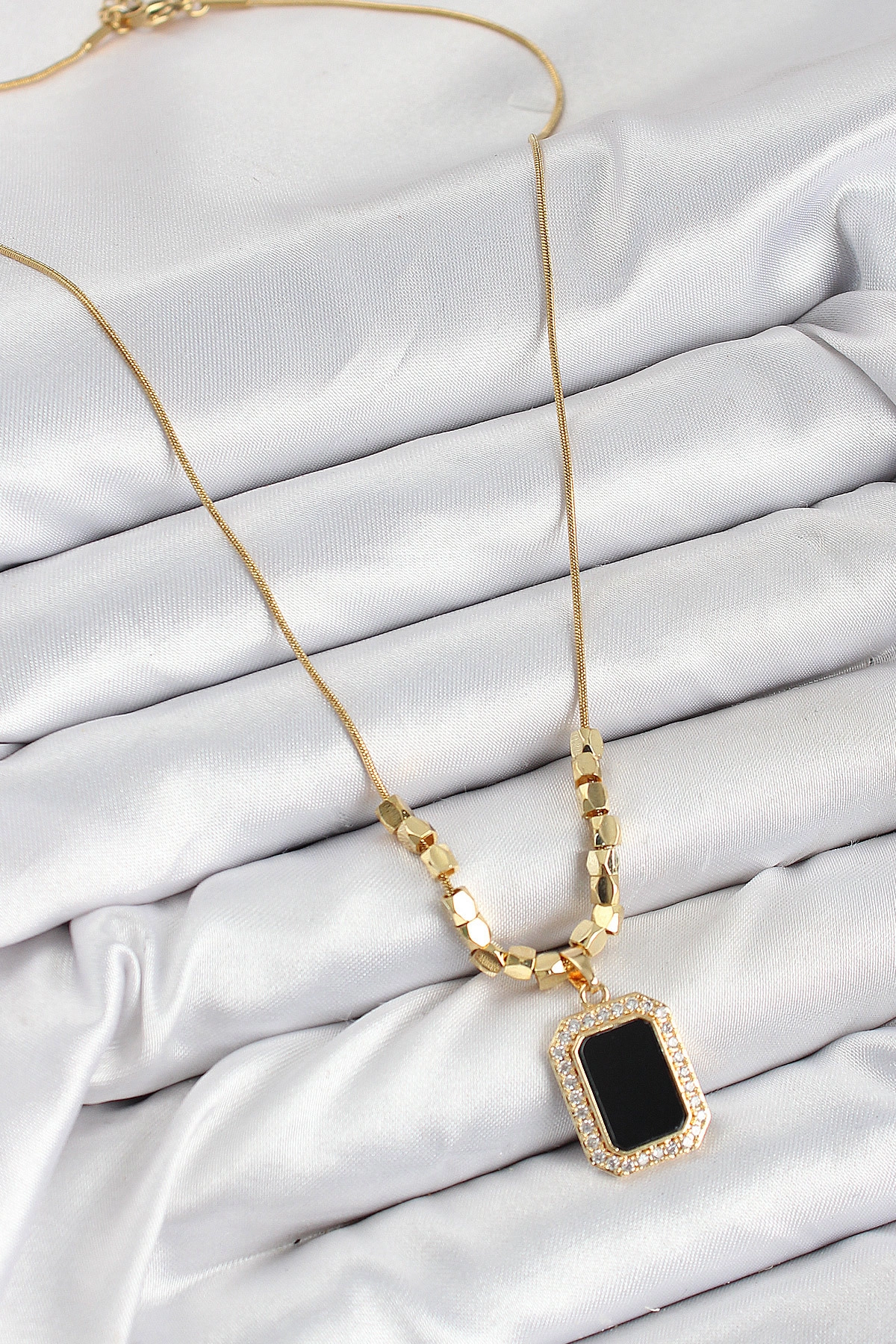 316L Çelik Zirkon Taşlı Siyah Baget Model Gold Renk Kadın Kolye-1