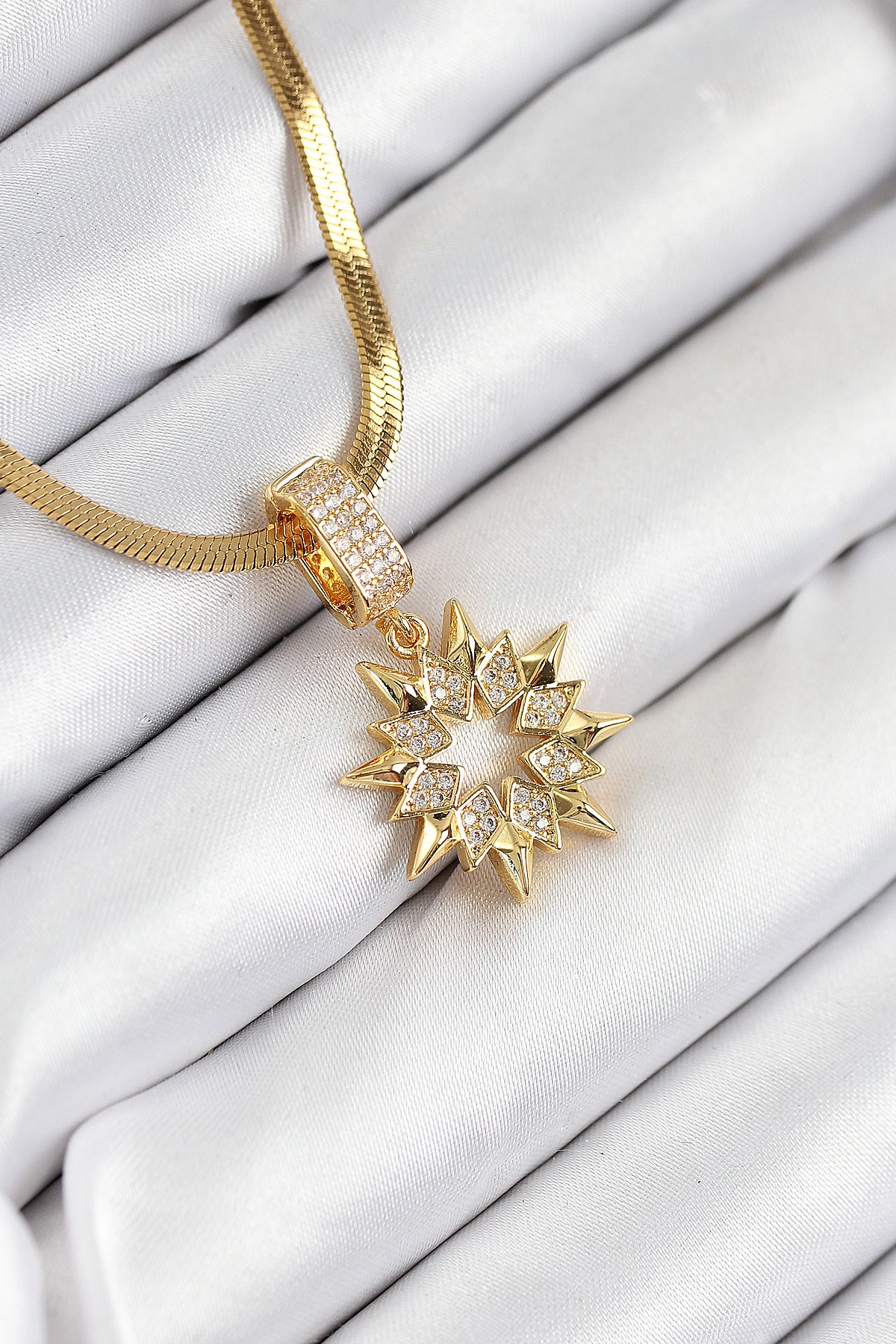 316L Çelik Zirkon Taşlı Yıldız Model Gold Renk Kadın Kolye-0