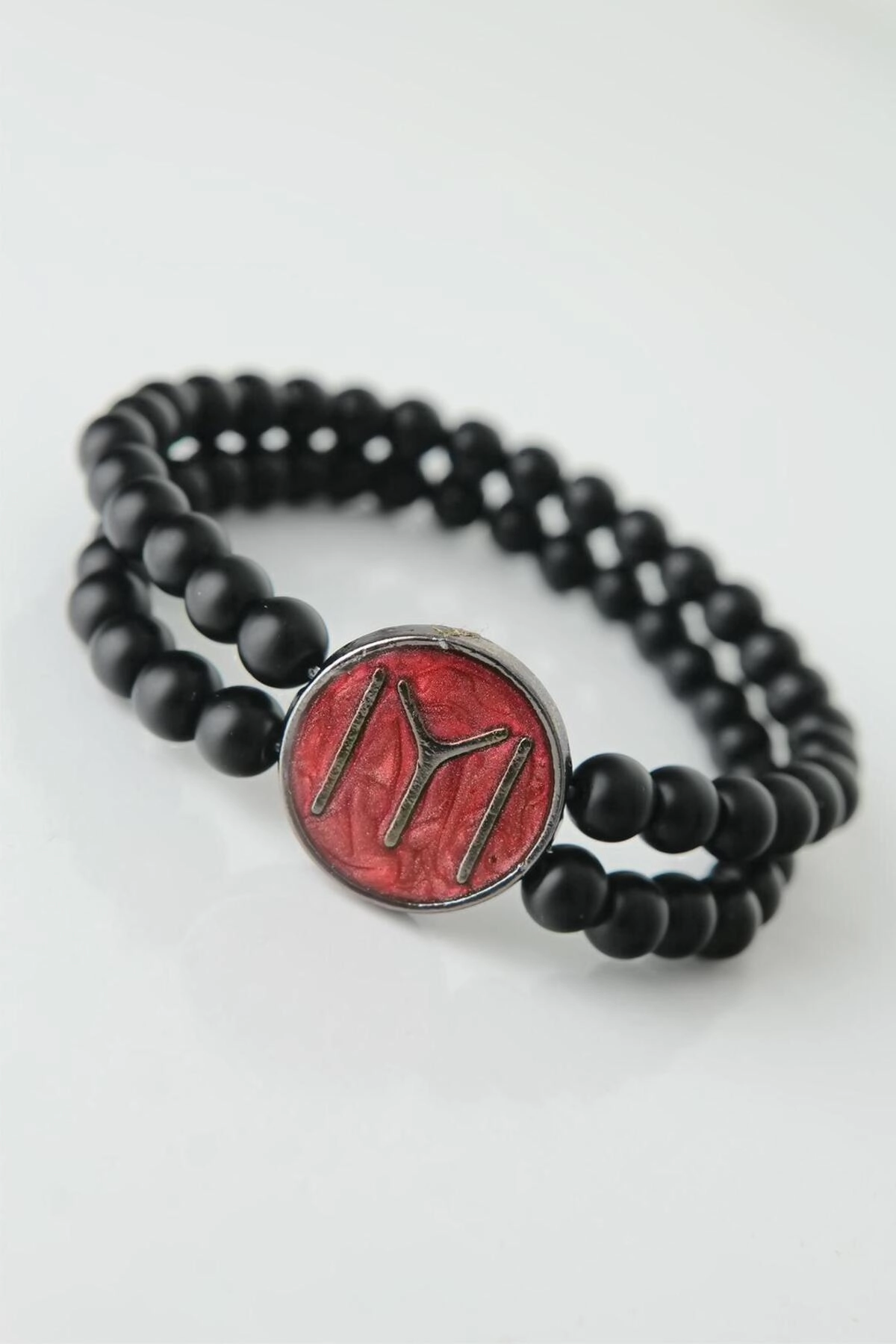 Bordo Metal Üzerine Füme Kayı Boyu Figürlü Siyah Renk Çift Sıra Doğal Taş Erkek Bileklik-0