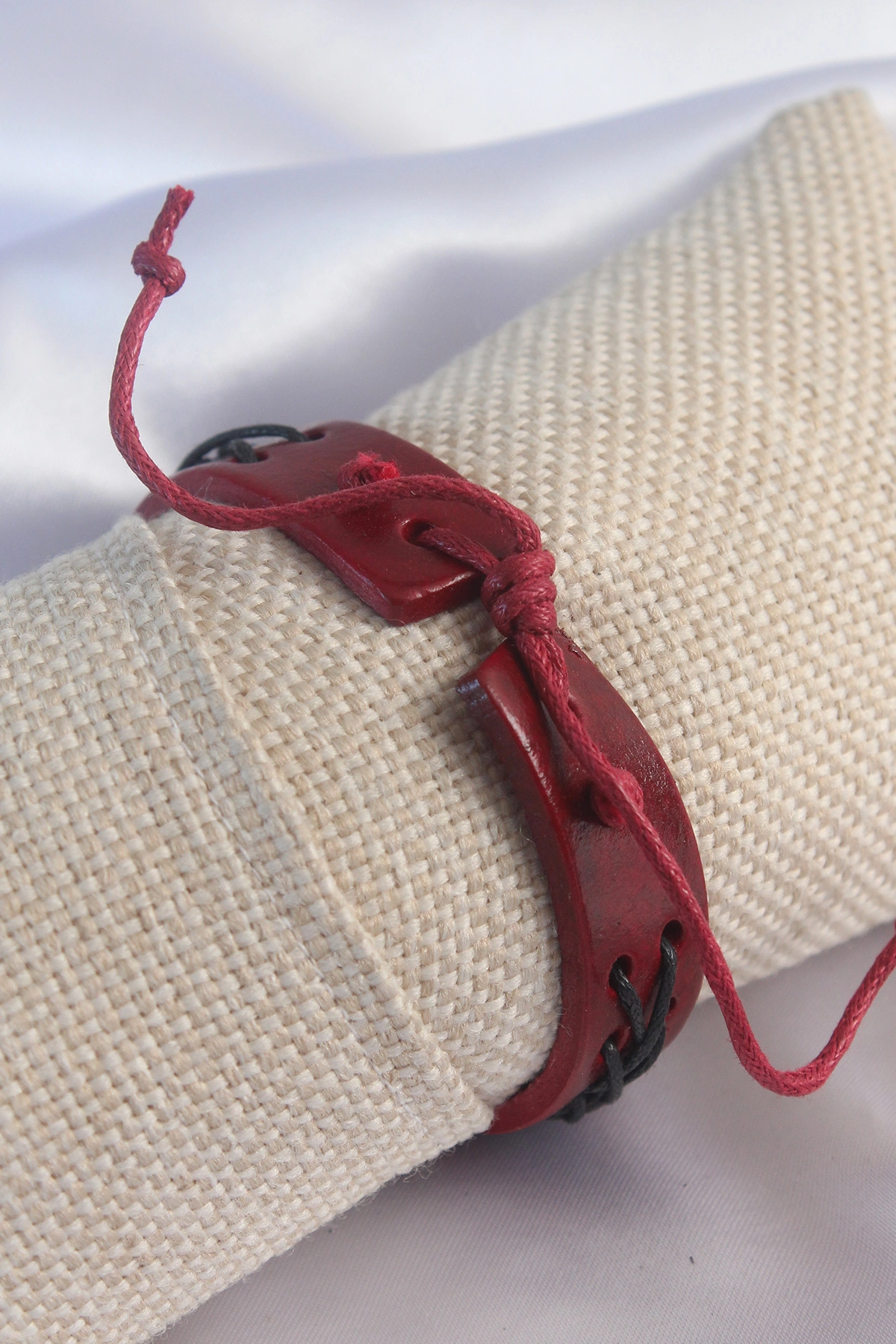 Bordo Renk Siyah İpli Deri Erkek Bileklik-1