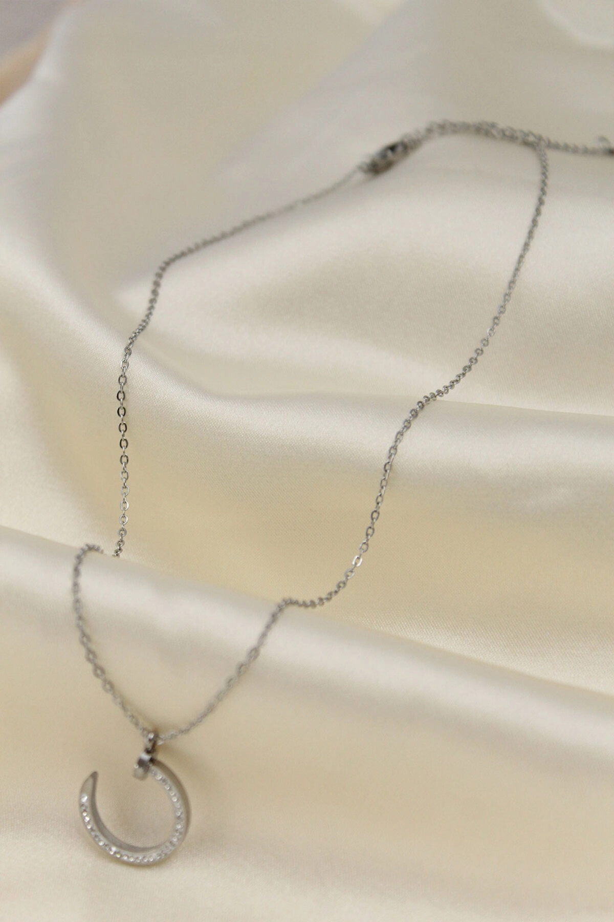 Çelik Silver Renk Zirkon Taşlı Çivi Model Kadın Kolye-1