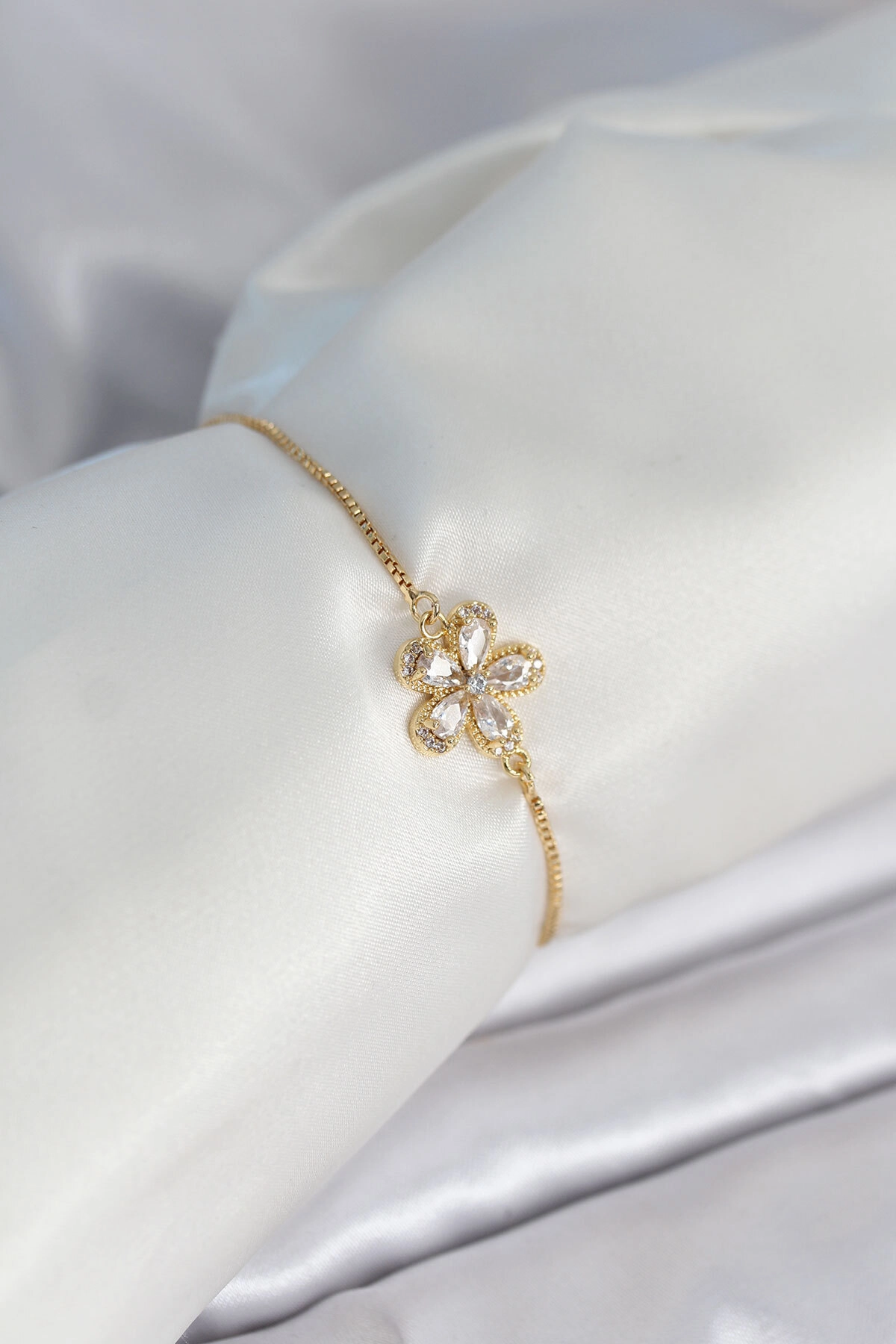 Çiçek Model Asansörlü Gold Renk Kadın Bileklik-0