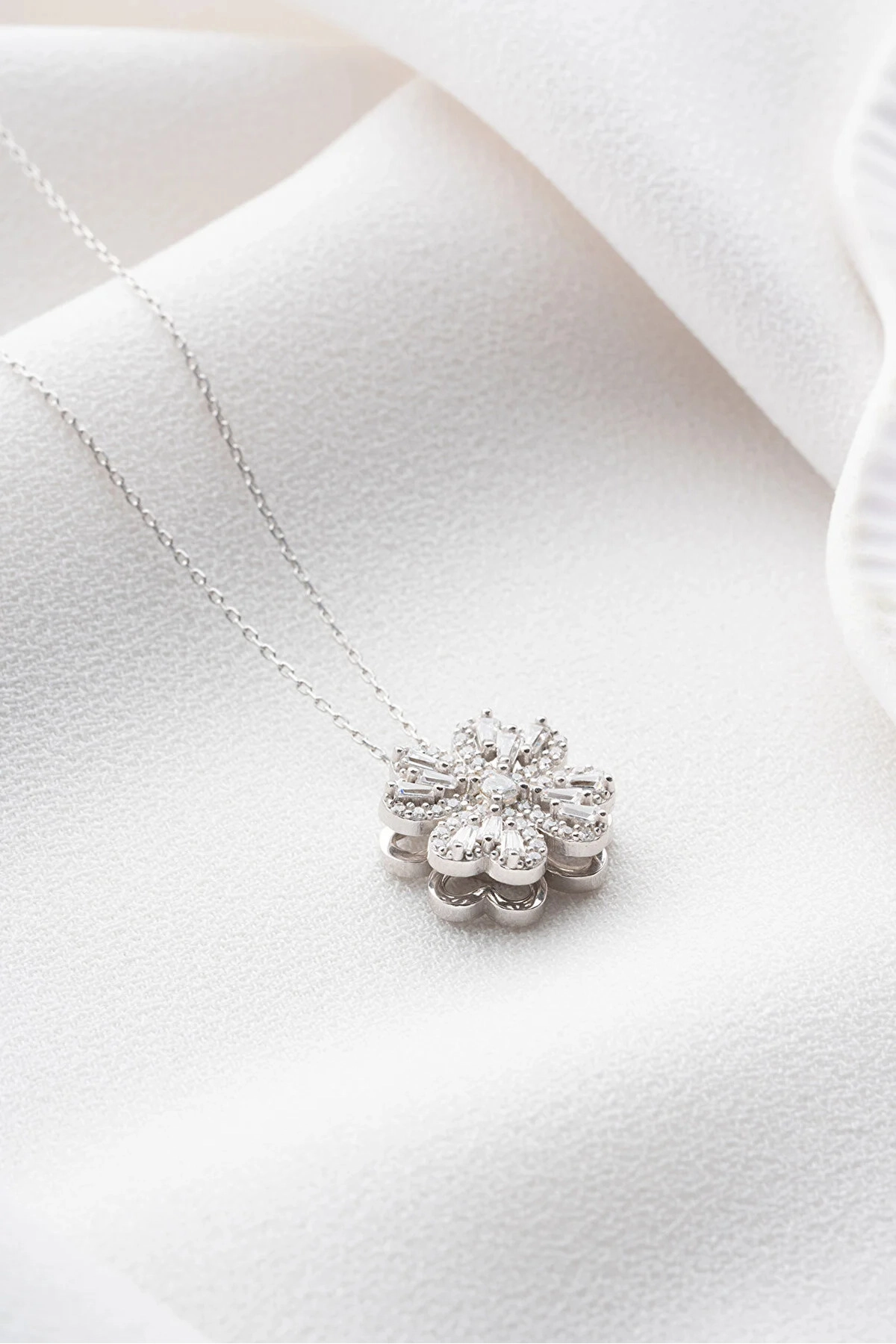 Dönen Yonca Kolye | 316l Çelik - Kararmaz | Hediye Kadın-0