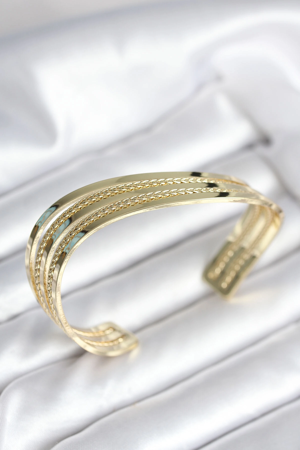 Eğik Şerit Model Gold Renk Pirinç Kadın Bileklik-0