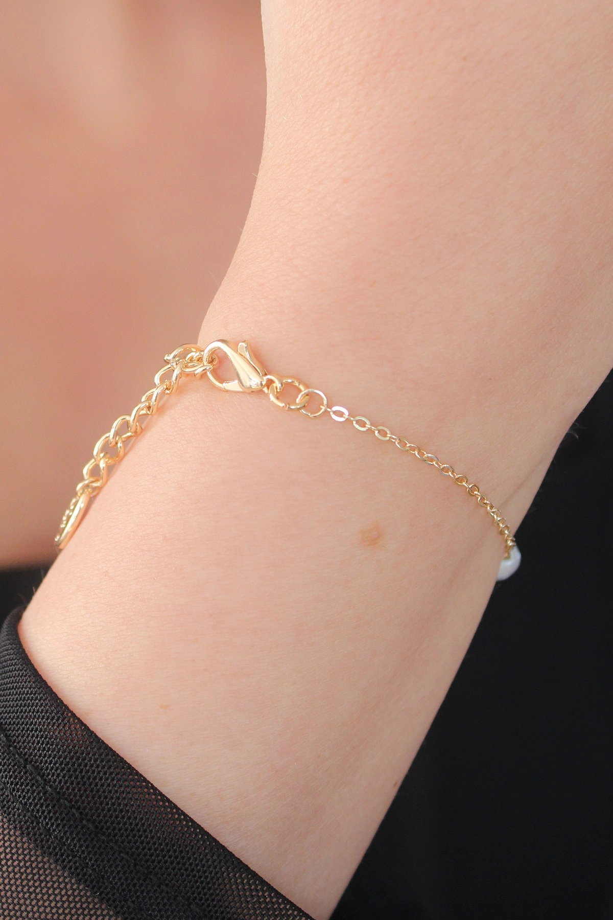 Gold Renk İnci Boncuk Model Kadın Bileklik-1