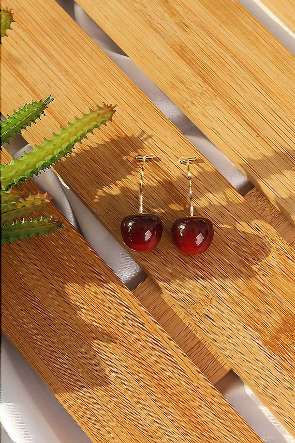 Gold Renk Kiraz Model Kadın Küpe-1