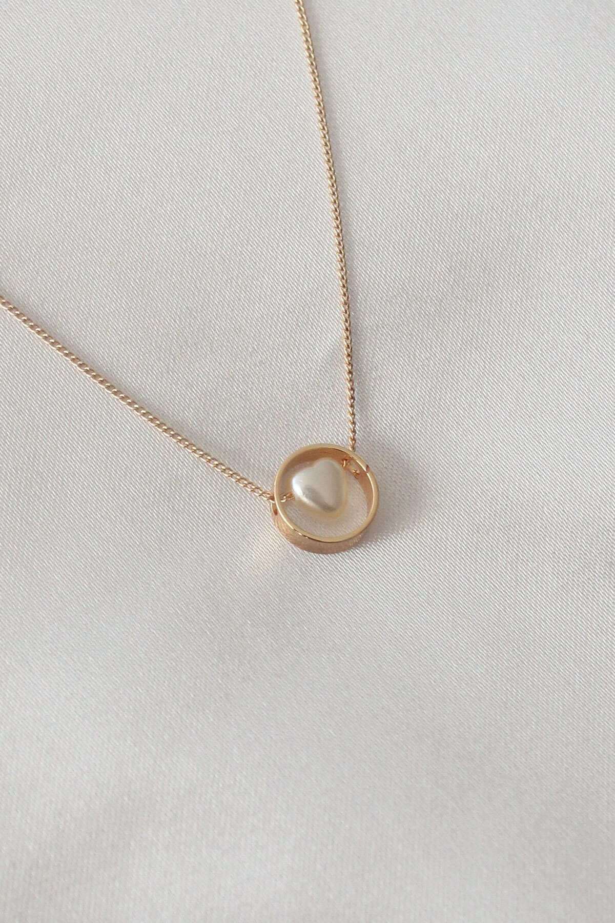 Gold Renk Minimal Kalp Figür Kadın Kolye-1