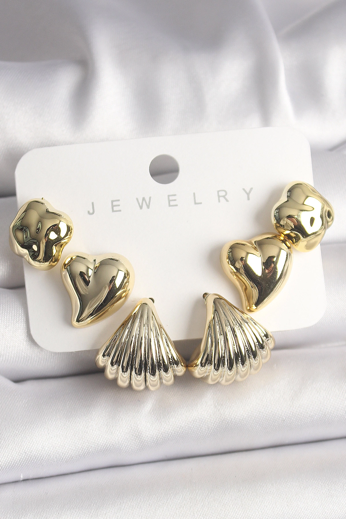 Gold Renk Yonca Kalp Deniz Kabuğu Figür CCB Kadın Küpe Seti-0