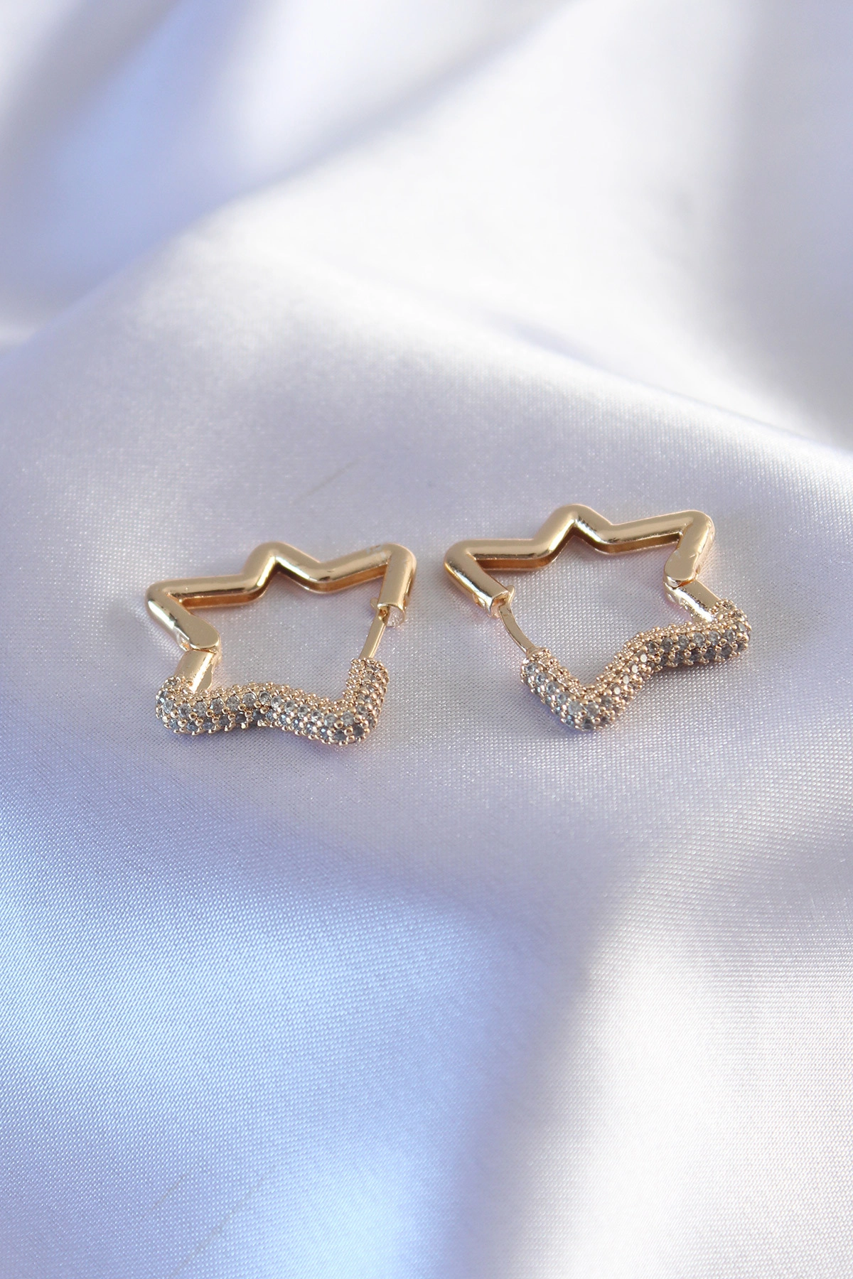 Gold Renk Zirkon Taşlı Yıldız Model Kadın Küpe-0