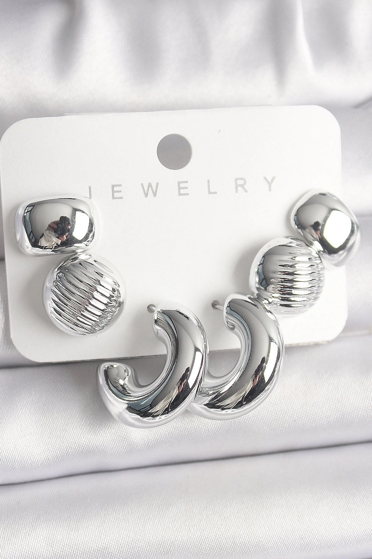 Gümüş Renk İşlemeli Daire Halka Model CCB Platik Kadın Küpe Seti-0